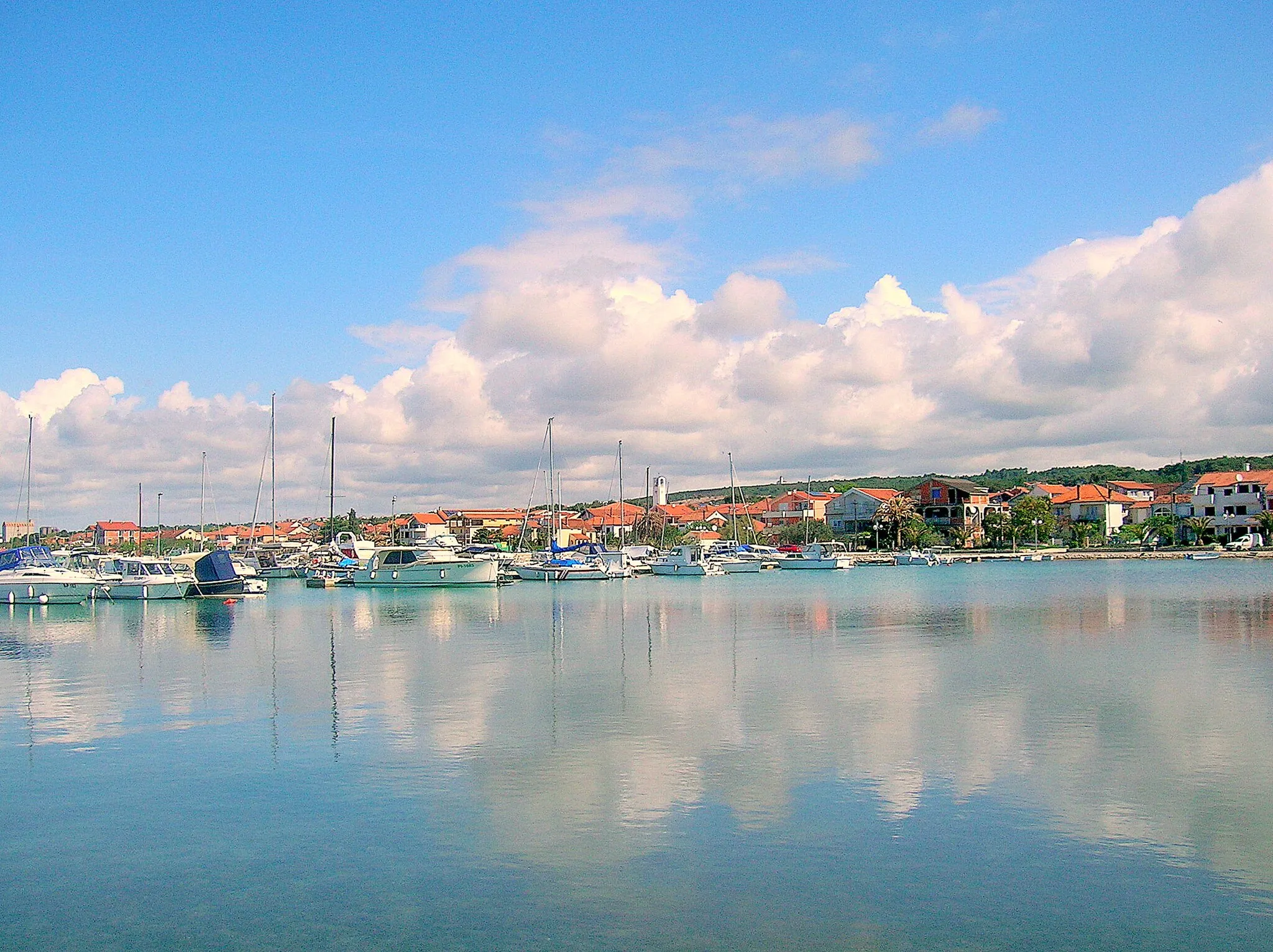 Photo showing: Vue du petit port de Bibinje