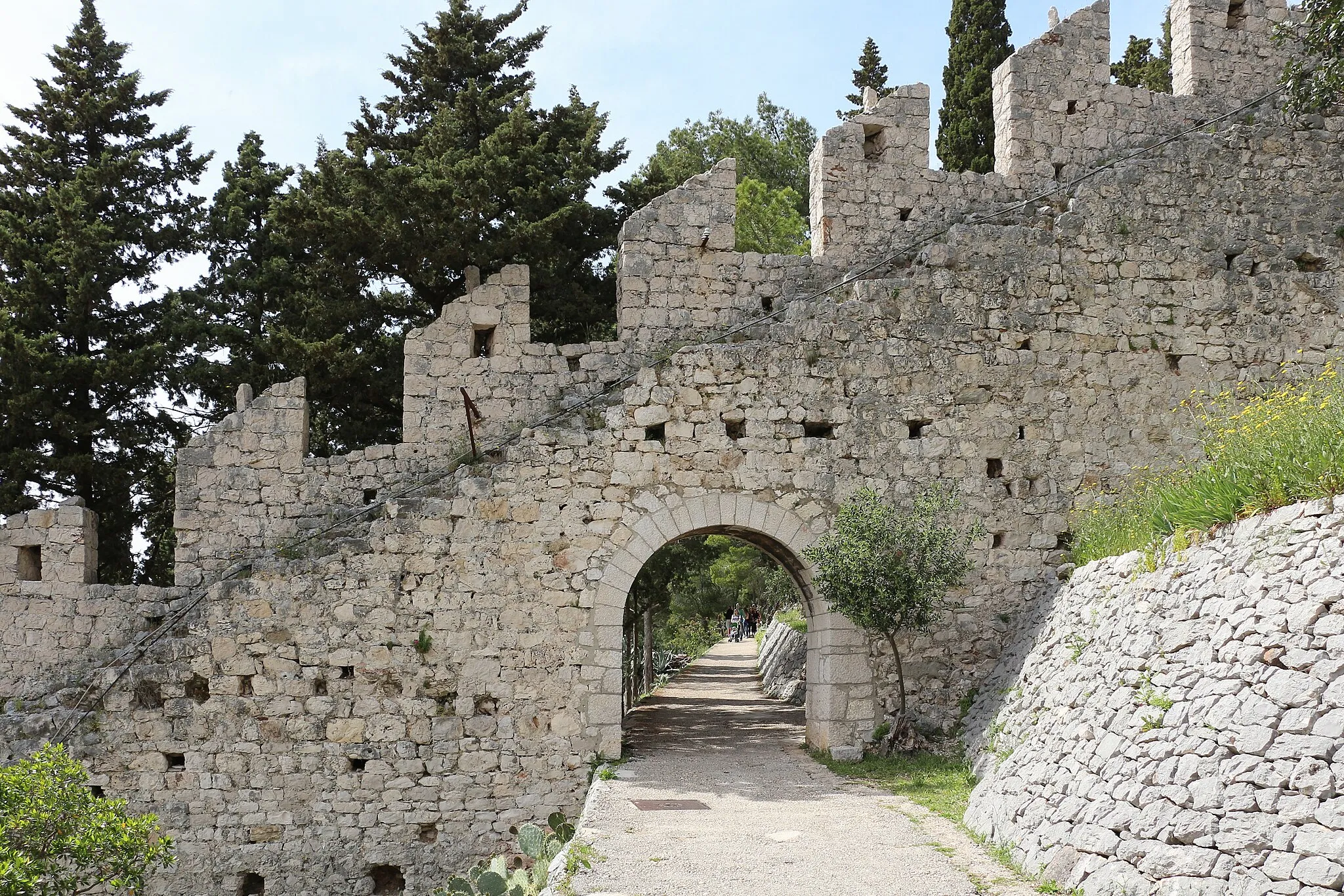 Photo showing: City Walls of Hvar, Croatia