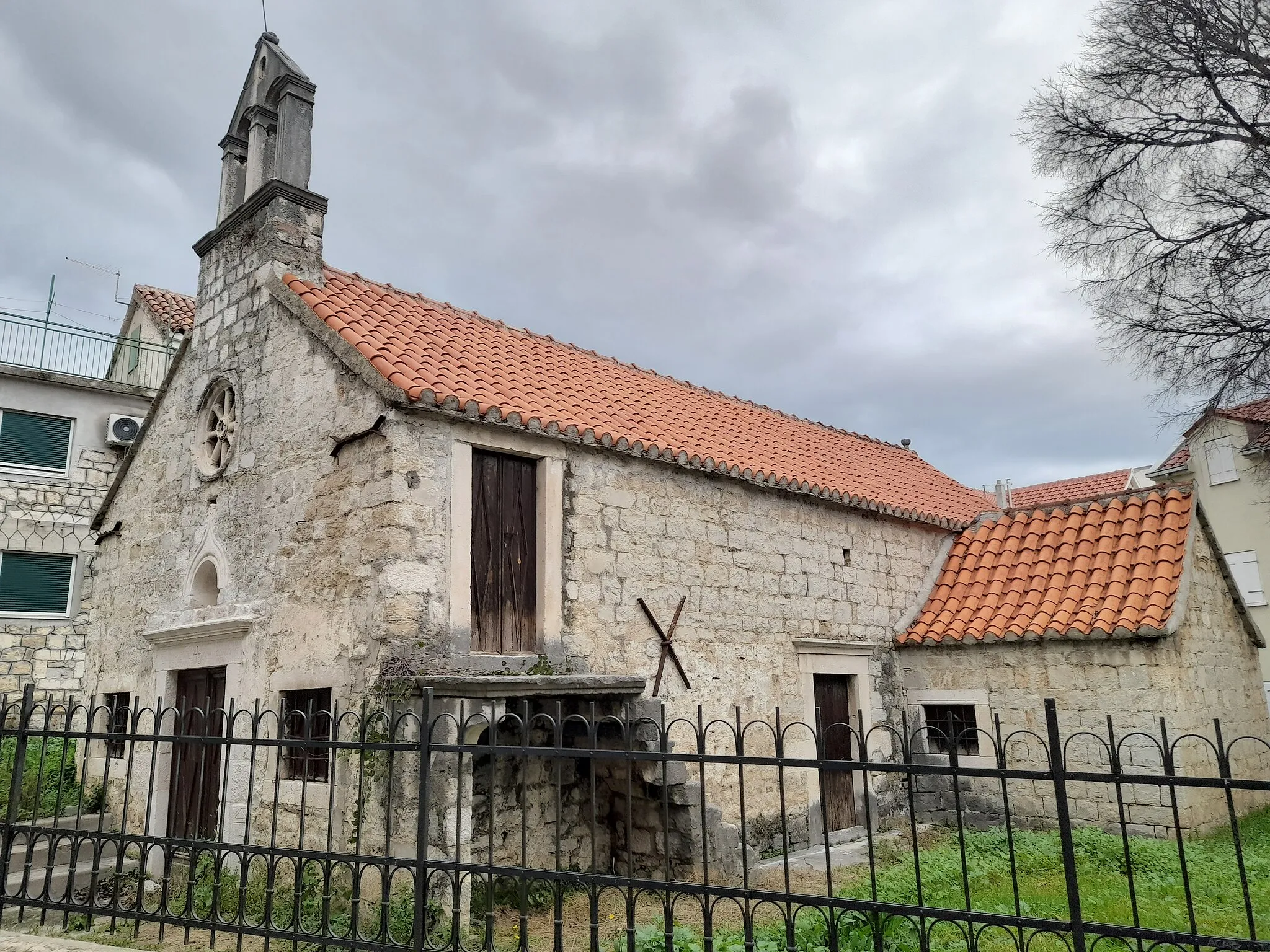 Photo showing: Crkva Uznesenja BDM u Kaštel Lukšiću