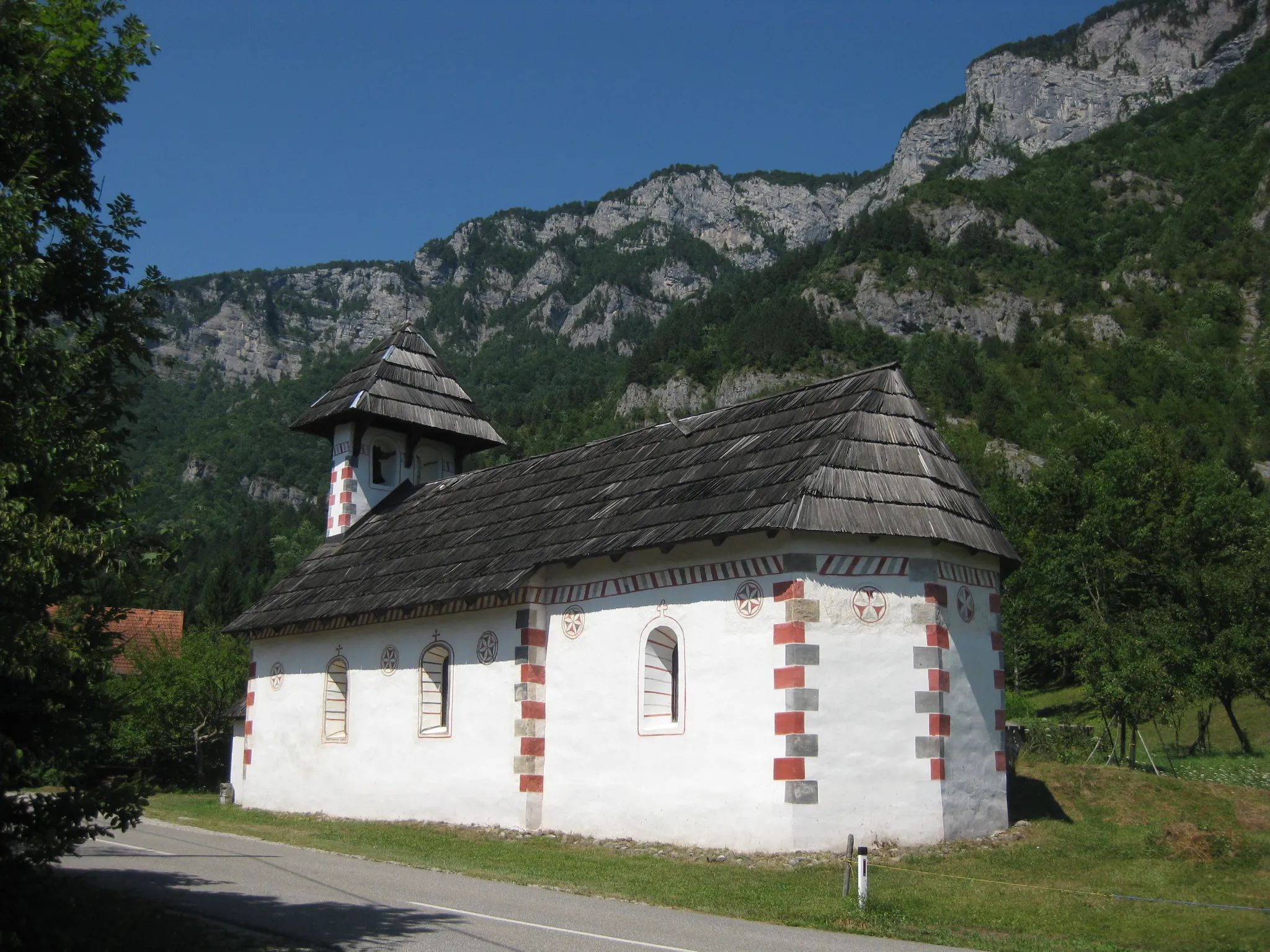 Photo showing: The late Renaissance church of St. Giles in Ribjek, Municipality of Osilnica.