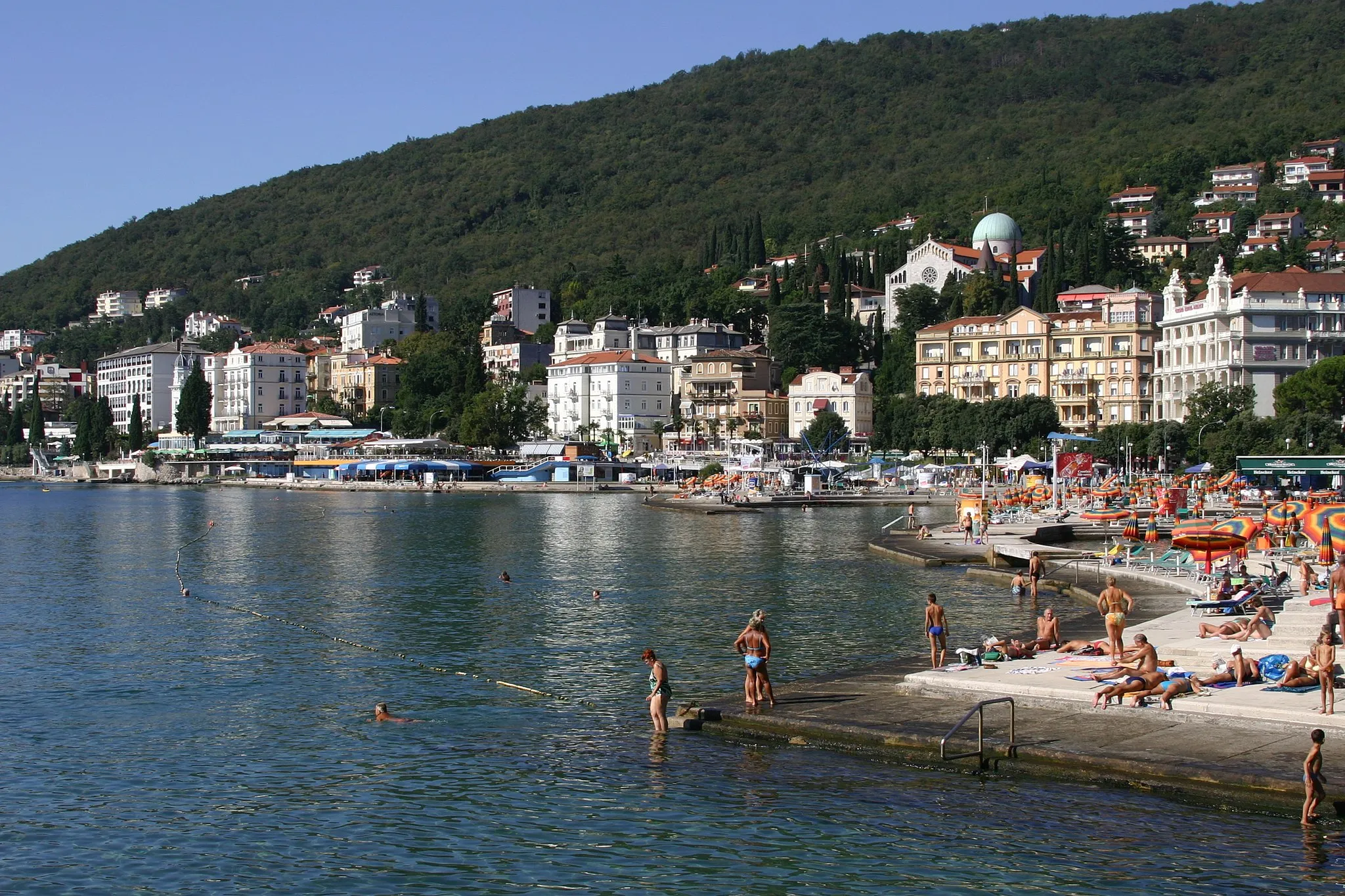 Photo showing: The croatian town of Opatija. I took this picture on the second of september 2006