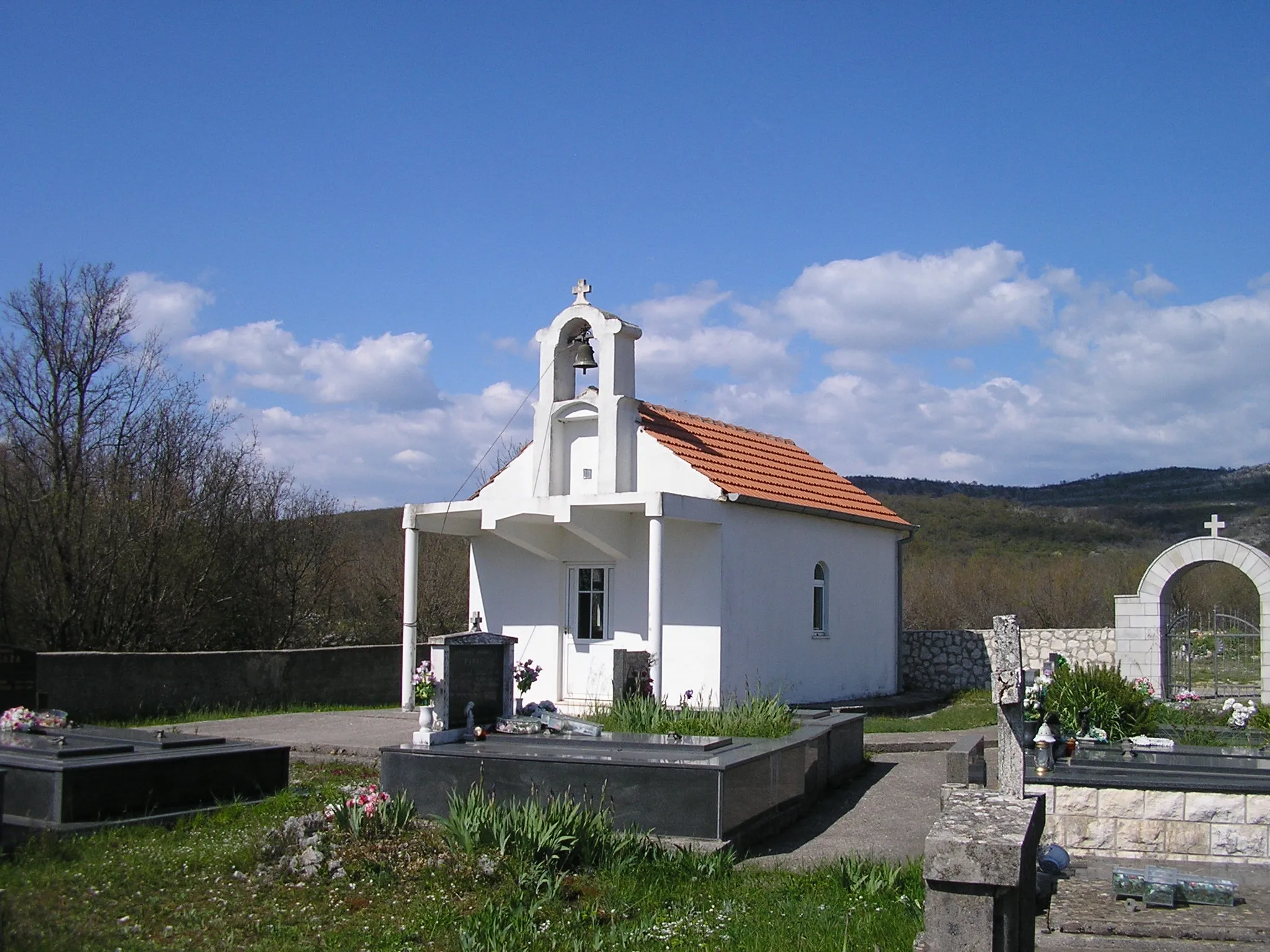 Photo showing: Podkula and Banja cemetery