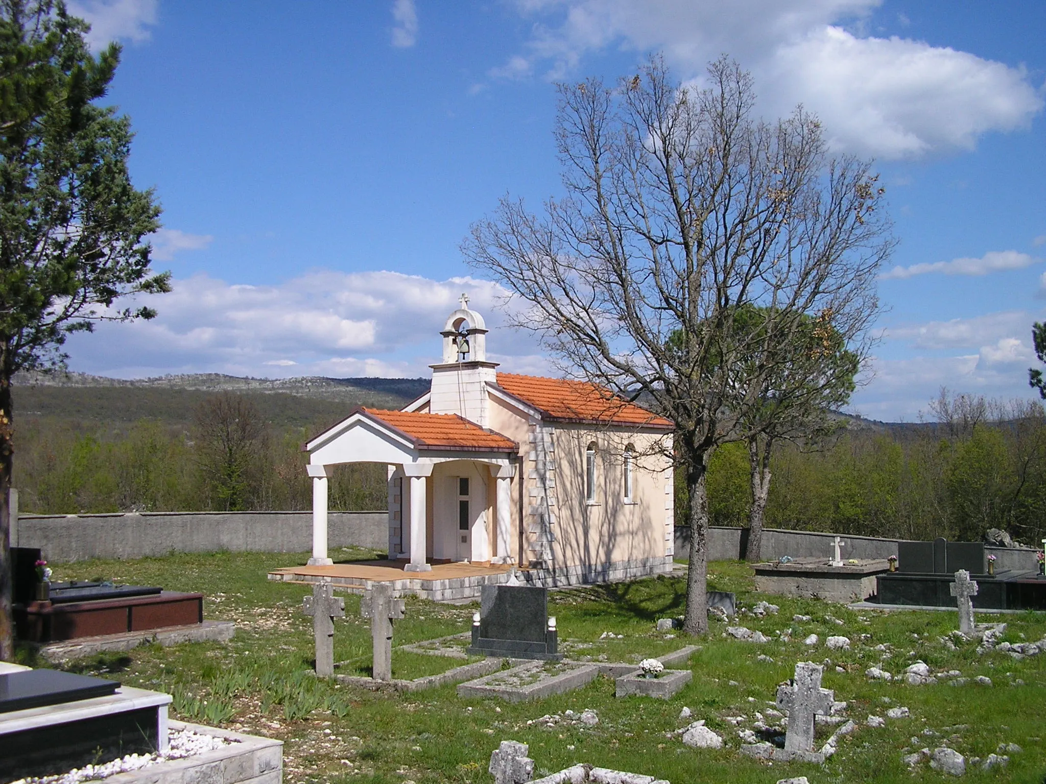 Photo showing: St. Andrews' cemetery in Rabrani