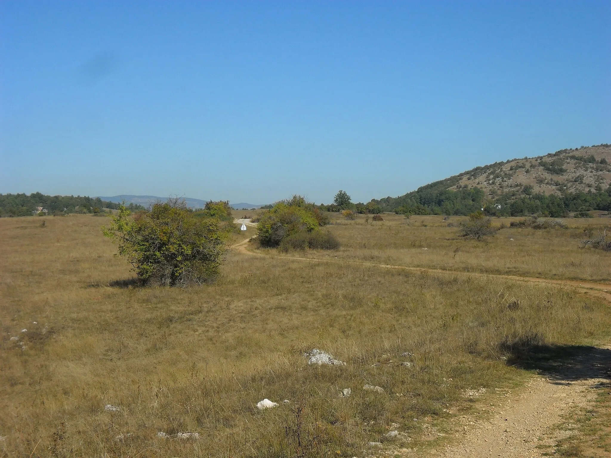 Photo showing: Breštane je naselje u Republici Hrvatskoj, u sastavu Općine Udbina, Ličko-senjska županija.