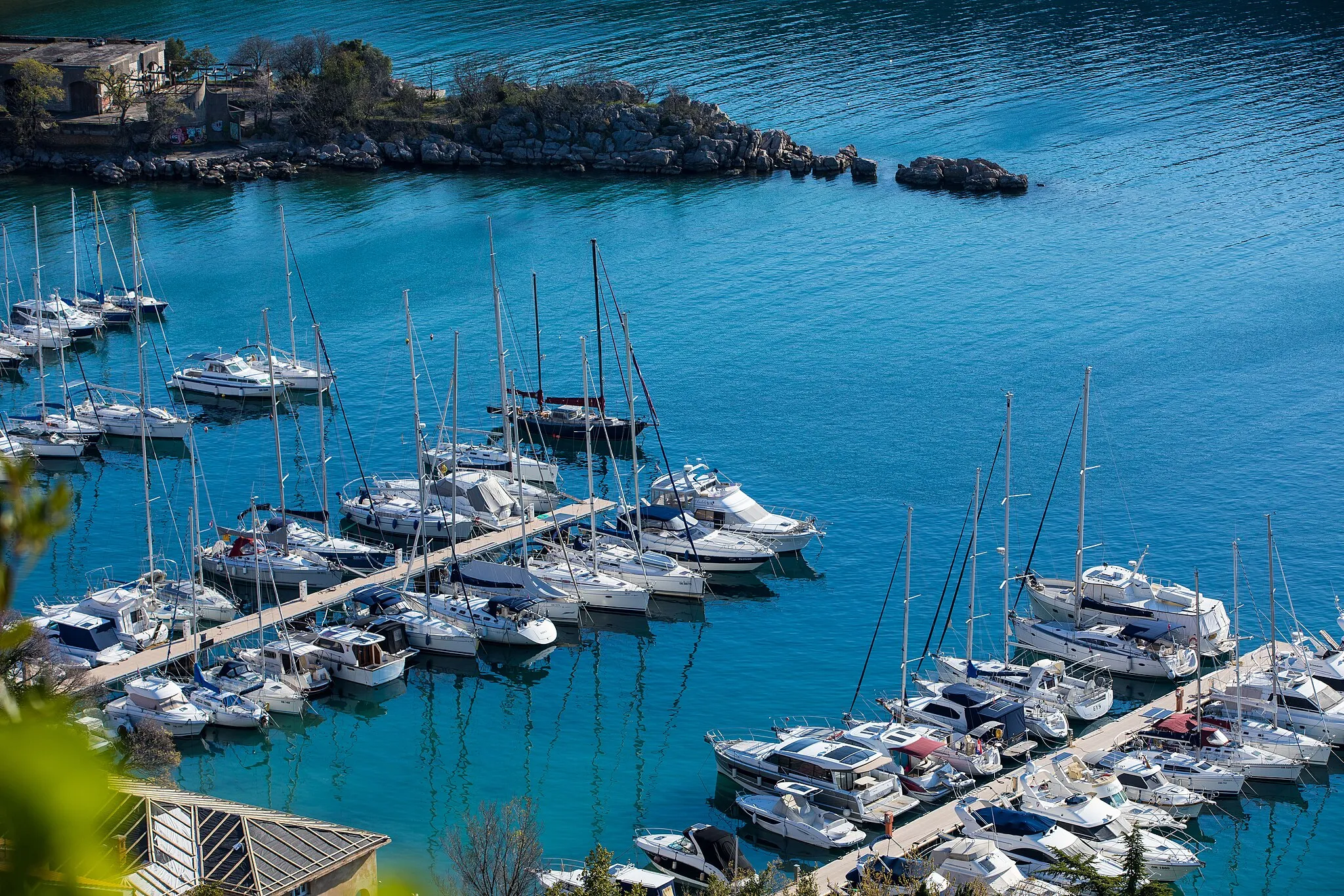 Photo showing: Marina with sailboats