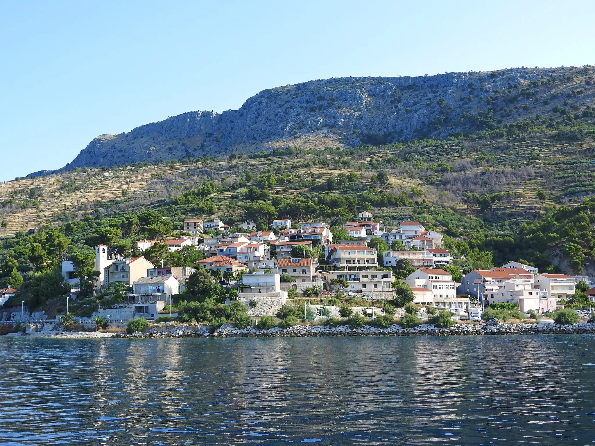 Photo showing: View to Jesenice, Dugi Rat, Split-Dalmatia County, Croatia. Author is Linda 2409 ([1]).