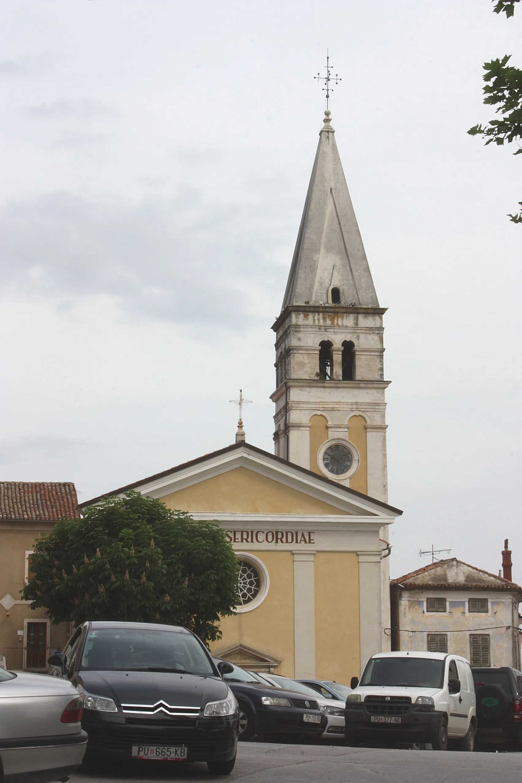 Photo showing: Sanctuary Church Mother of Mercy (Crkva Proštenišna Majike Milosrđa), in Buje, Croatia