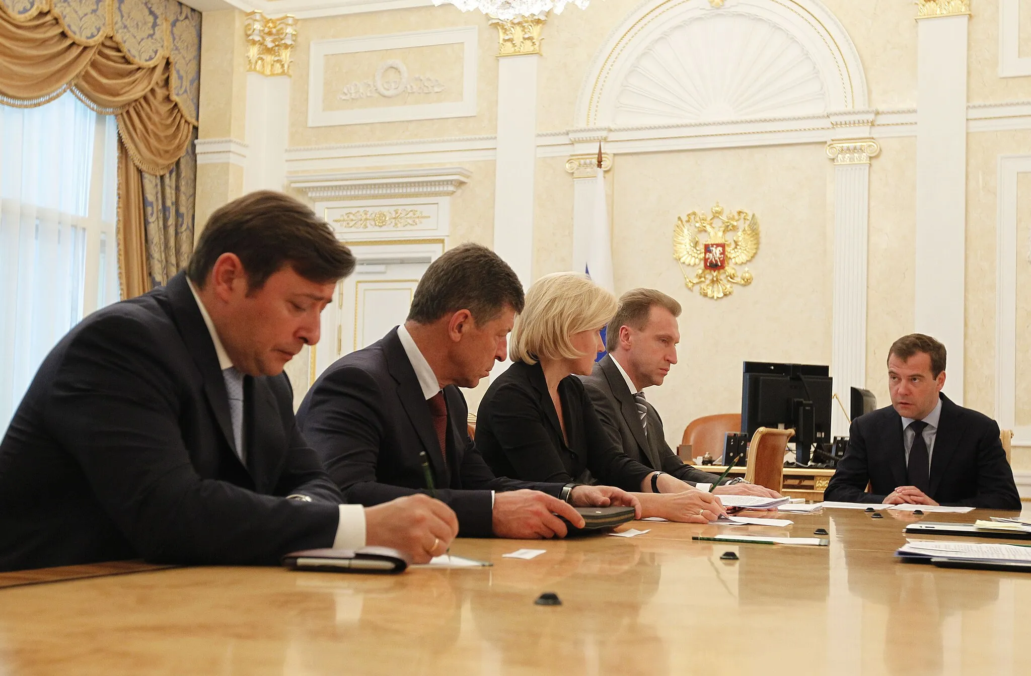 Photo showing: Председатель Правительства Российской Федерации Дмитрий Медведев провёл совещание со своими заместителями по вопросам, связанным с трагическими событиями в Краснодарском крае и на Украине