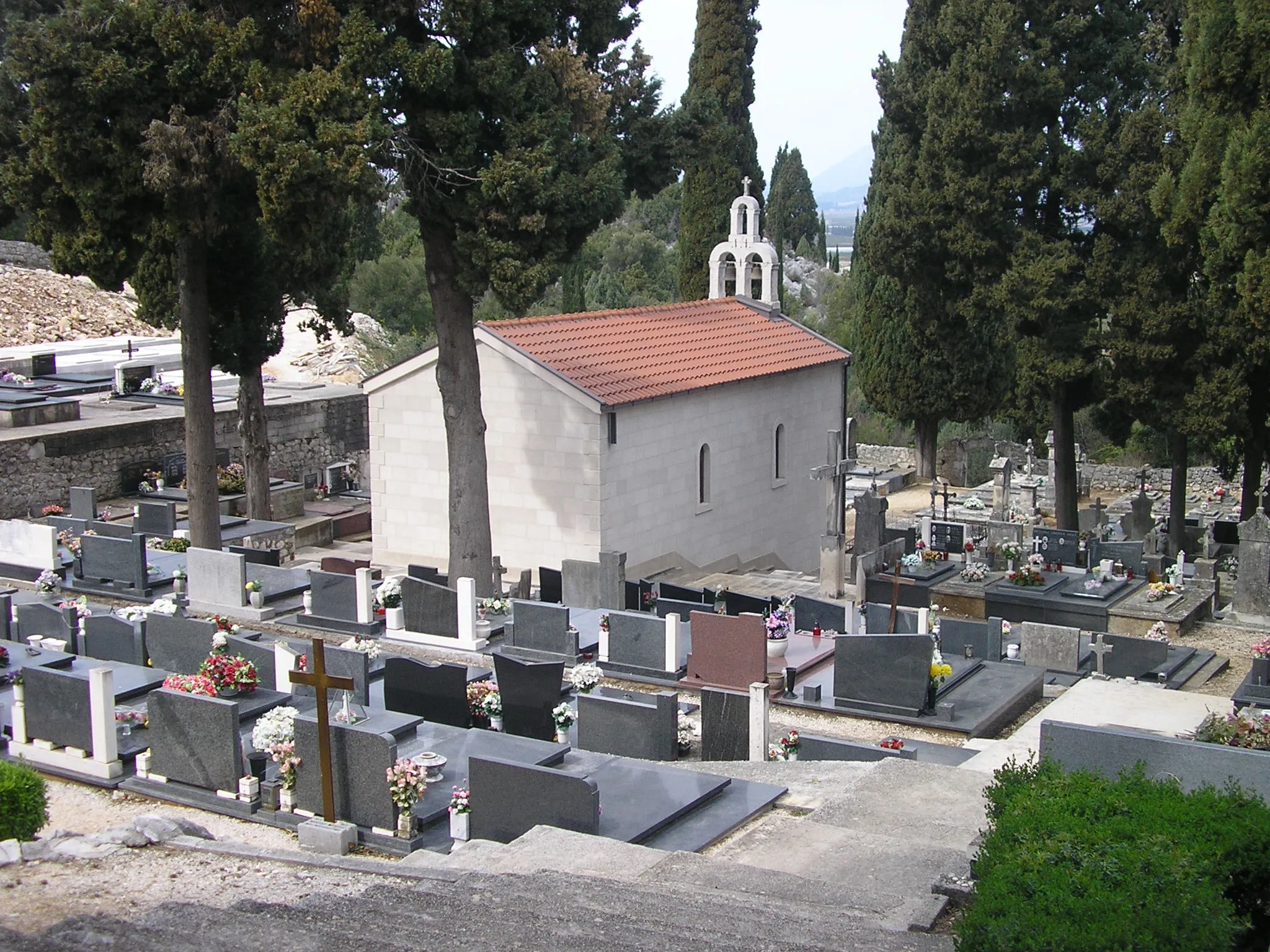 Photo showing: Saint Roch cemetery in Opuzen