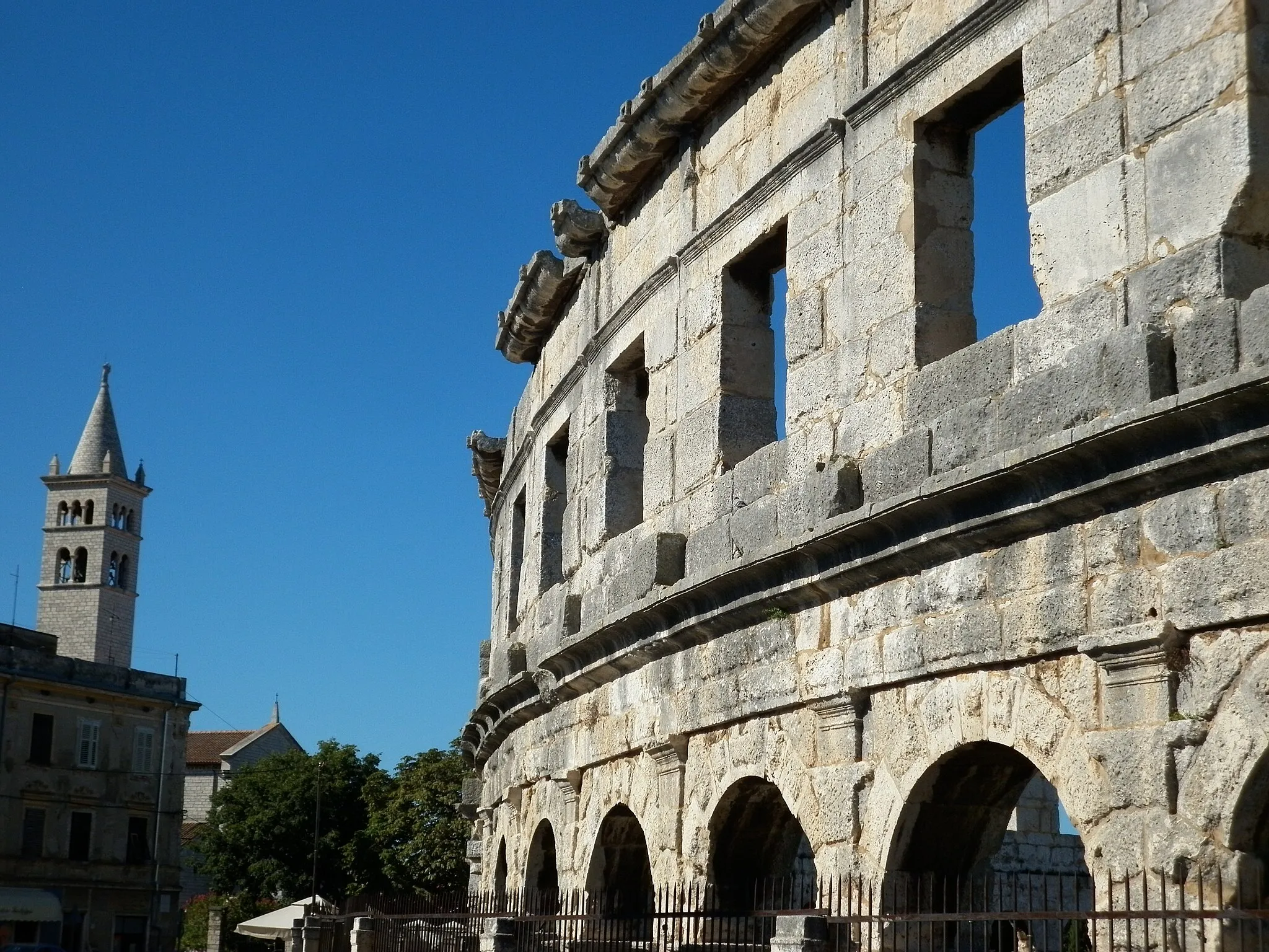 Photo showing: Amfiteatar u Puli