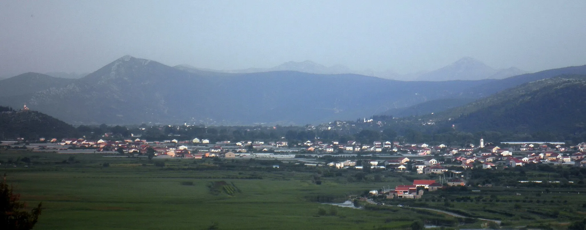 Photo showing: Panorama of Gabela Polje, BiH (taken from Vid, Metković, Croatia