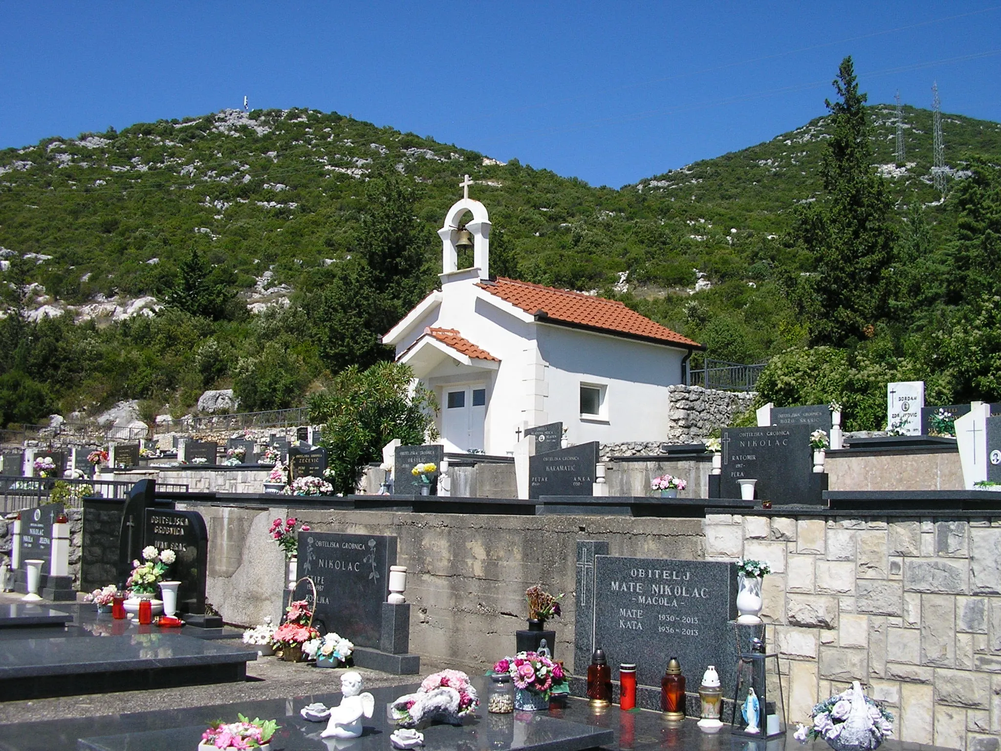 Photo showing: Šarić Struga cemetery