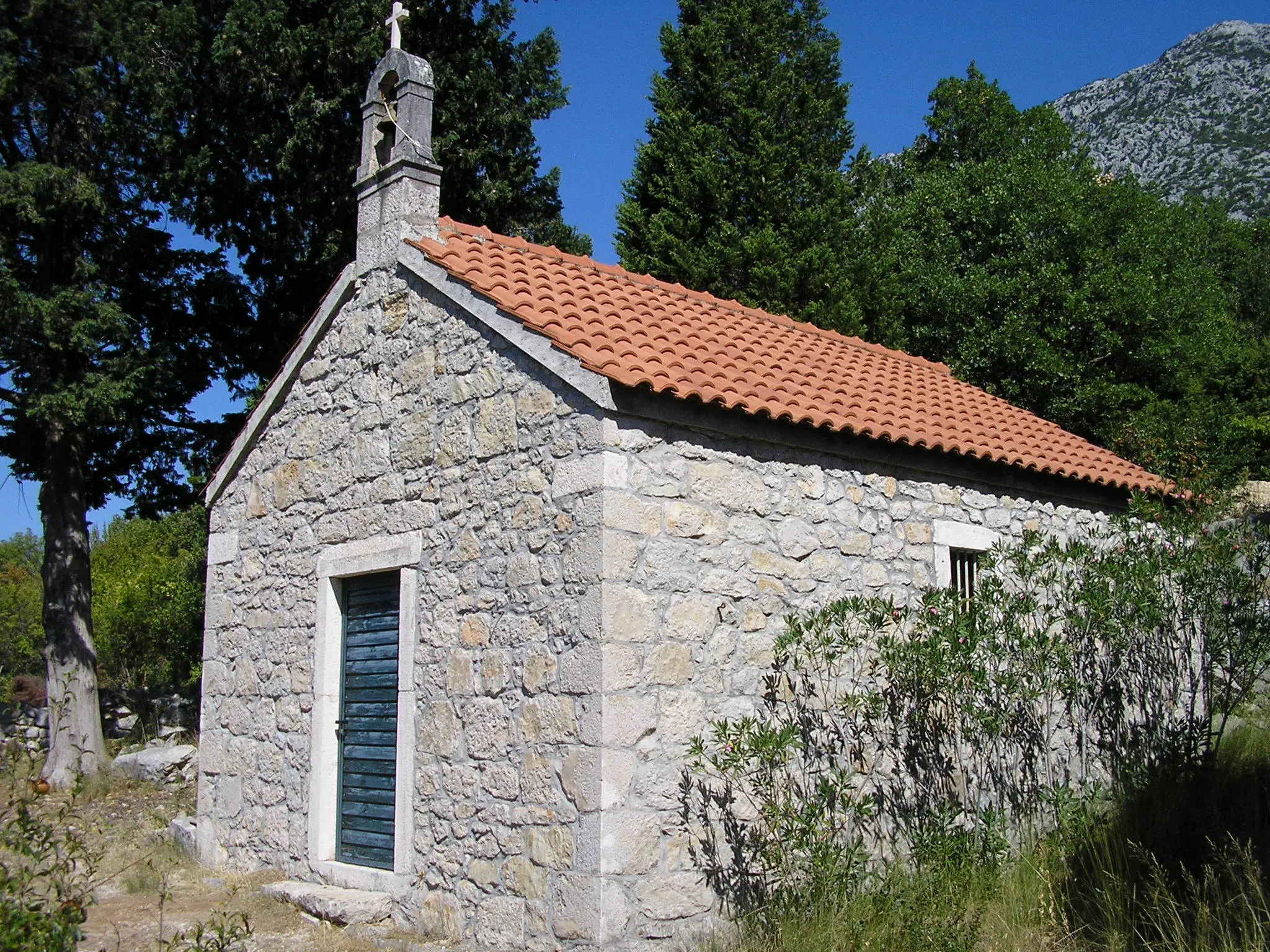 Photo showing: Saint Nichola's chapel in Desne