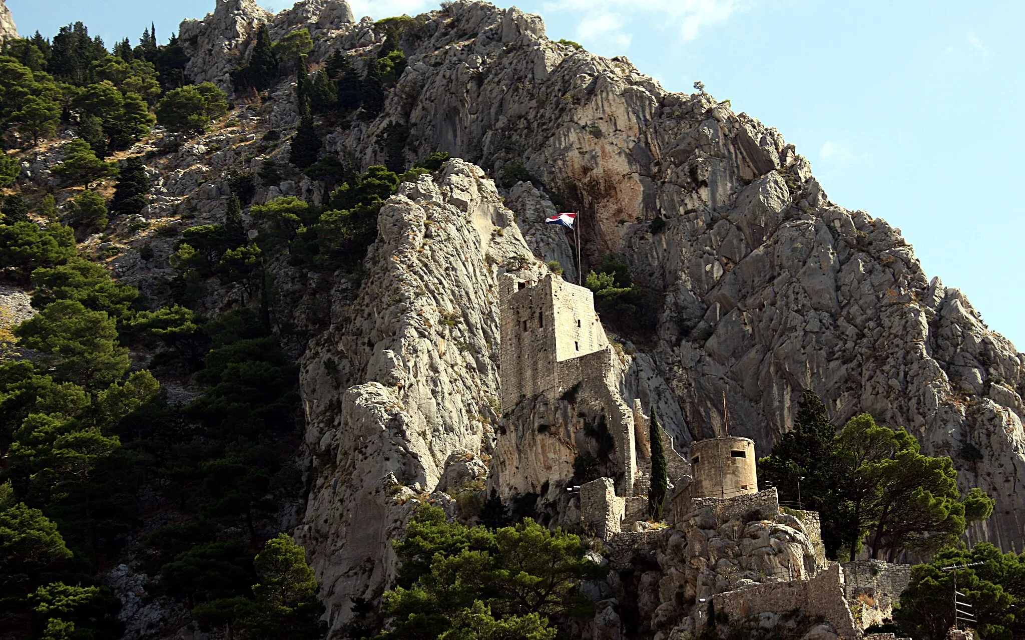 Photo showing: Am linken Ufer der Cetina, kurz vor Omis