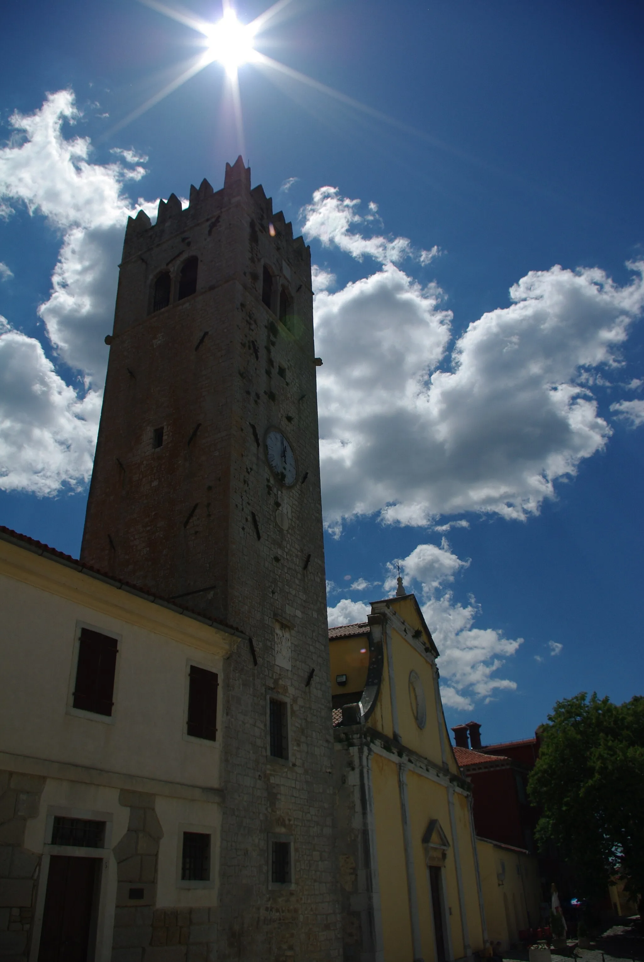 Photo showing: Church in Motovun, Istria, Croatia.