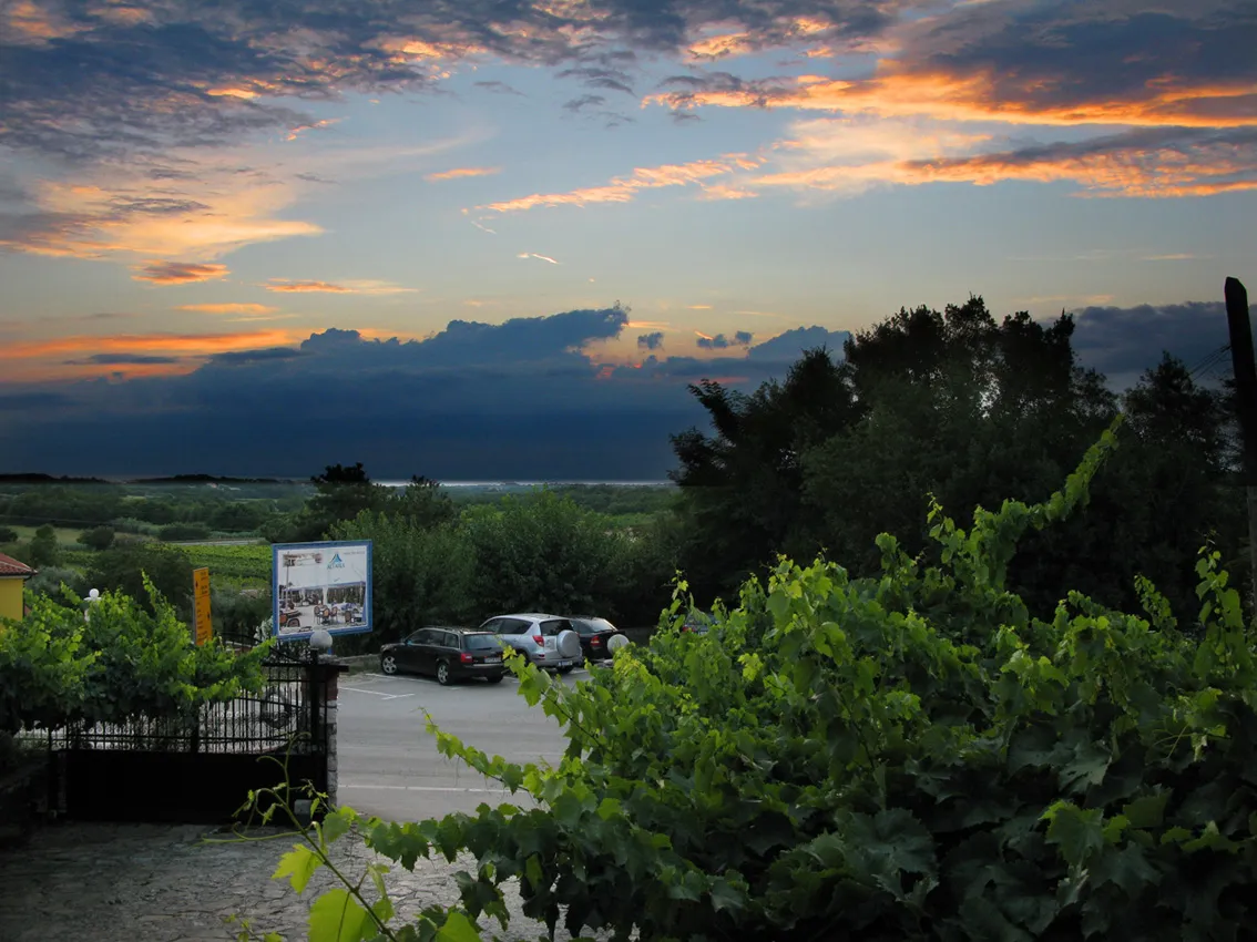 Photo showing: View from the rest. Astarea, Brtonigla, Croatia