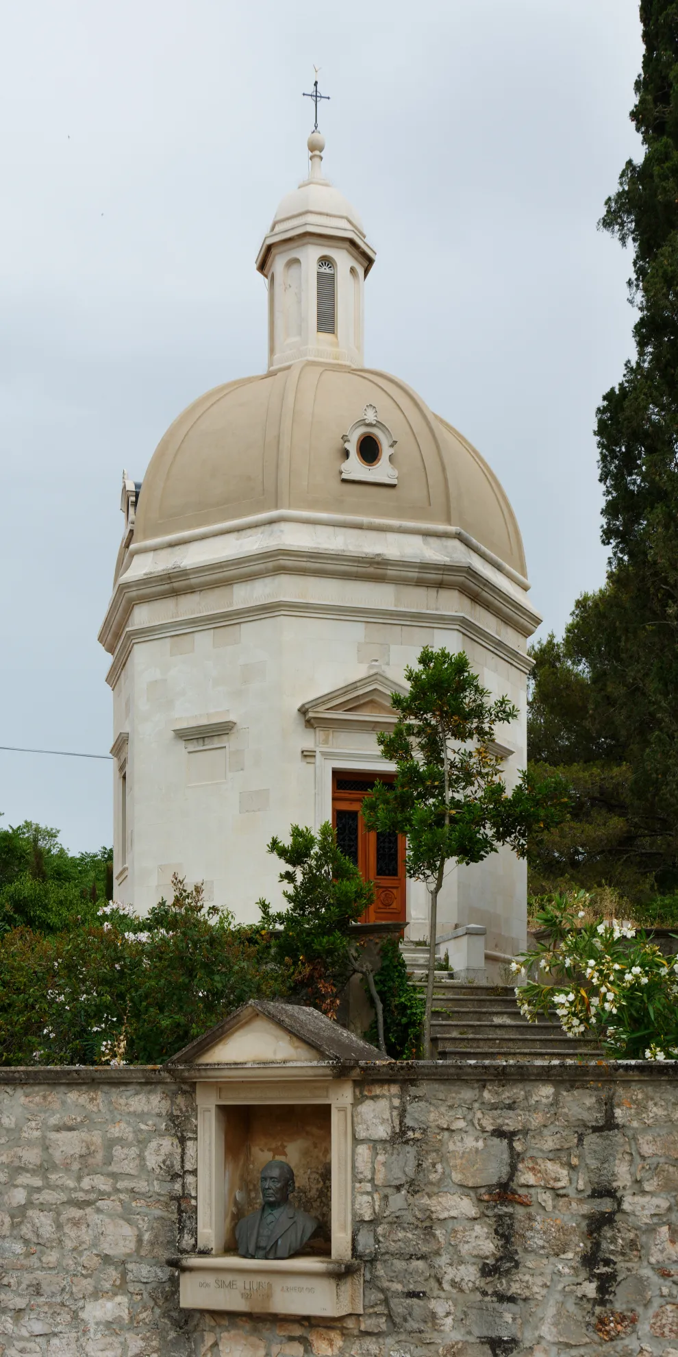 Photo showing: Mausoleum of Šime Ljubić, Stari Grad, Hvar