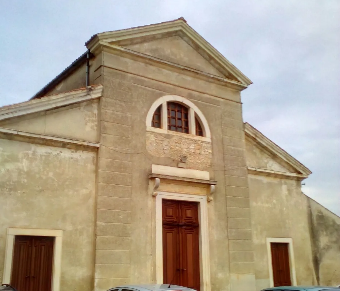 Photo showing: pročelje romaničke bazilike Svetog Martina