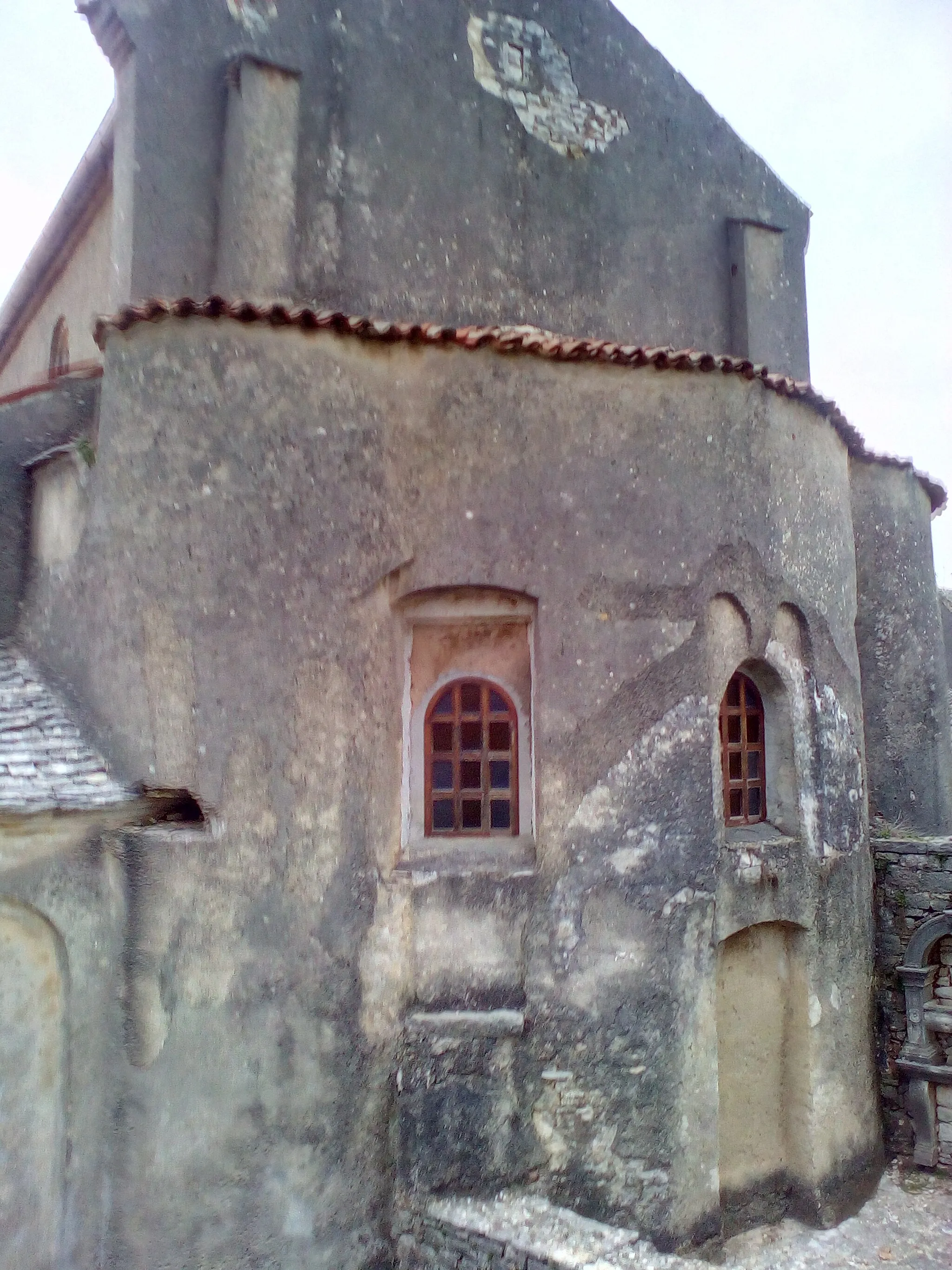 Photo showing: crkva sv. Martina slikana od iza