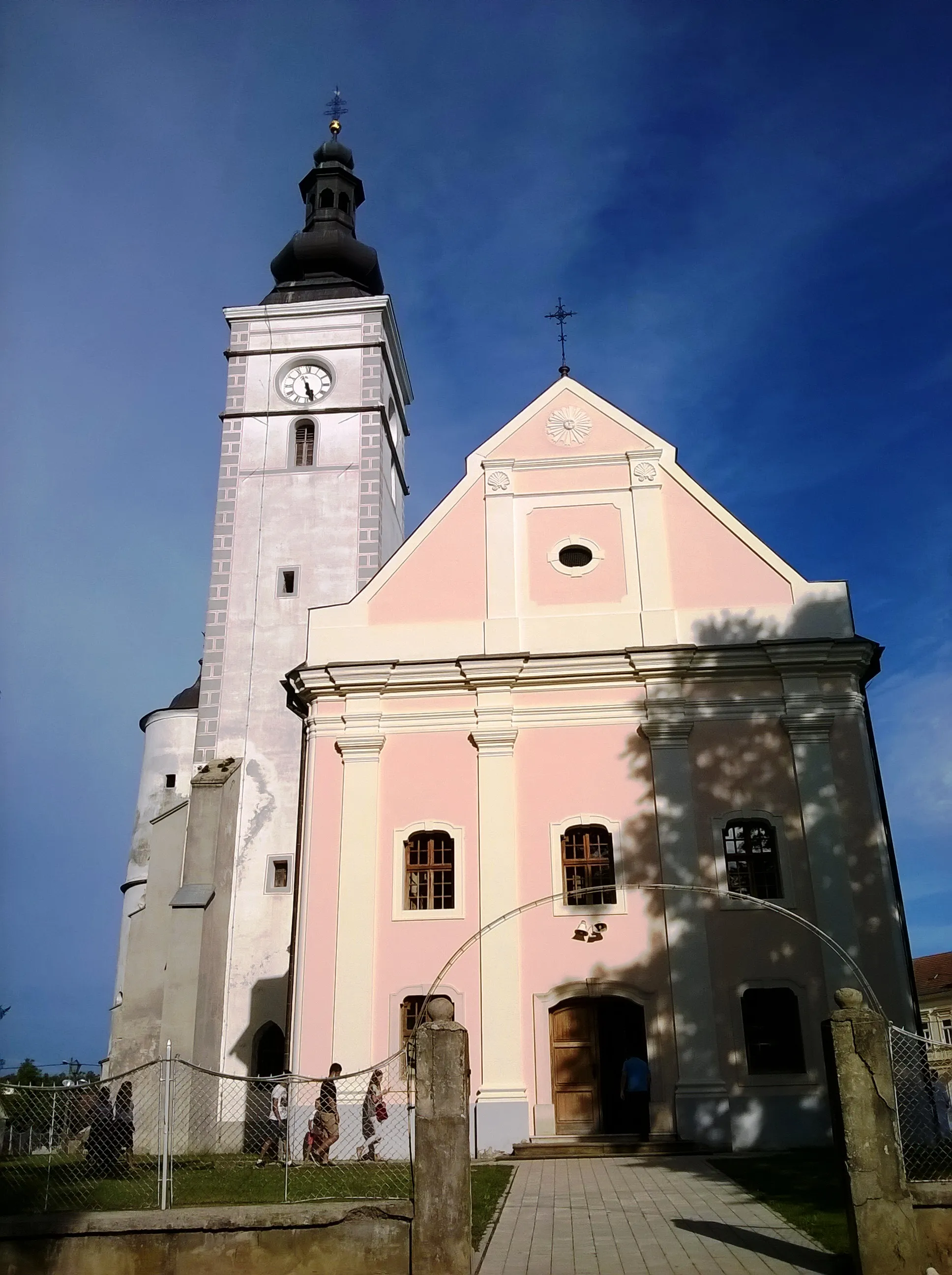 Photo showing: Church of the Assumption of Mary in Nova Raca, Croatia
This is a a photo of a cultural heritage in Croatia with ID:Z-2446