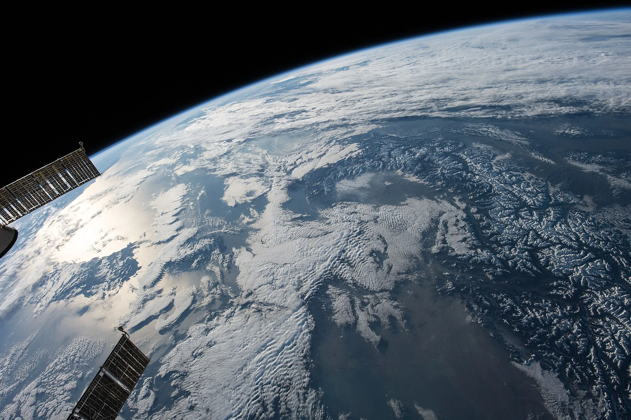 Photo showing: View of Earth taken during ISS Expedition 53.