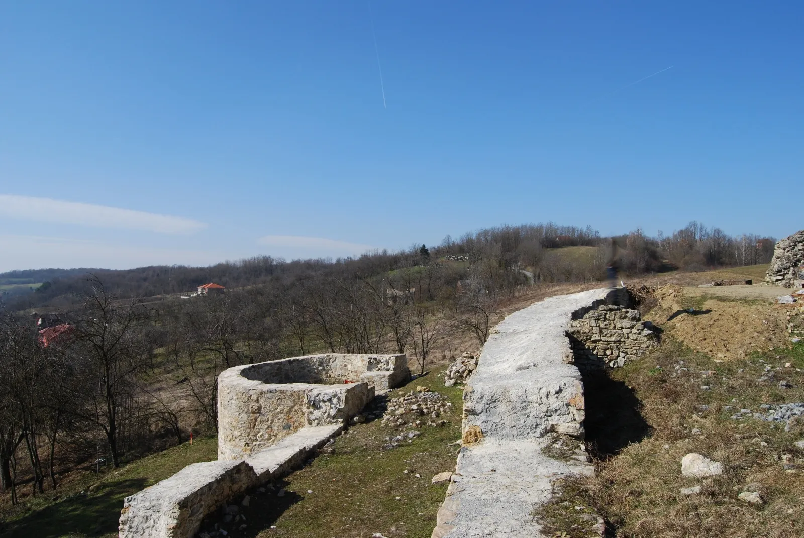 Photo showing: Sirač village, Croatia. Ruins of castle