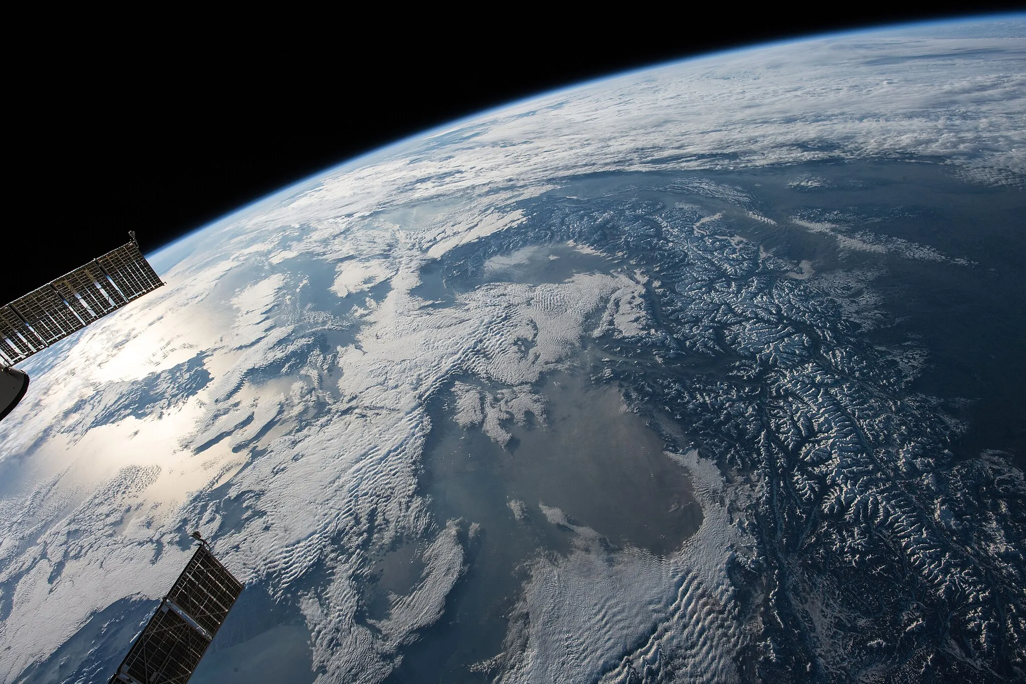 Photo showing: View of Earth taken during ISS Expedition 53.