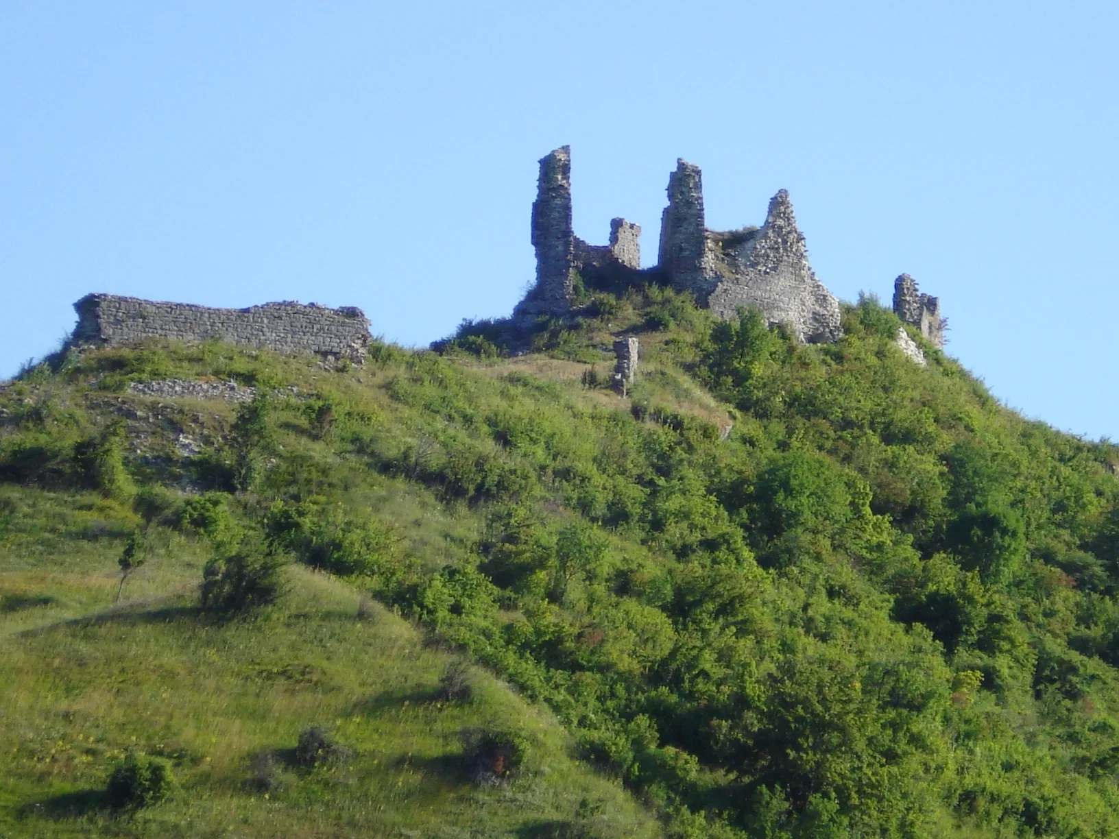 Photo showing: Ruins of Tržan Castle in Modruš (Croatia) - southwest view