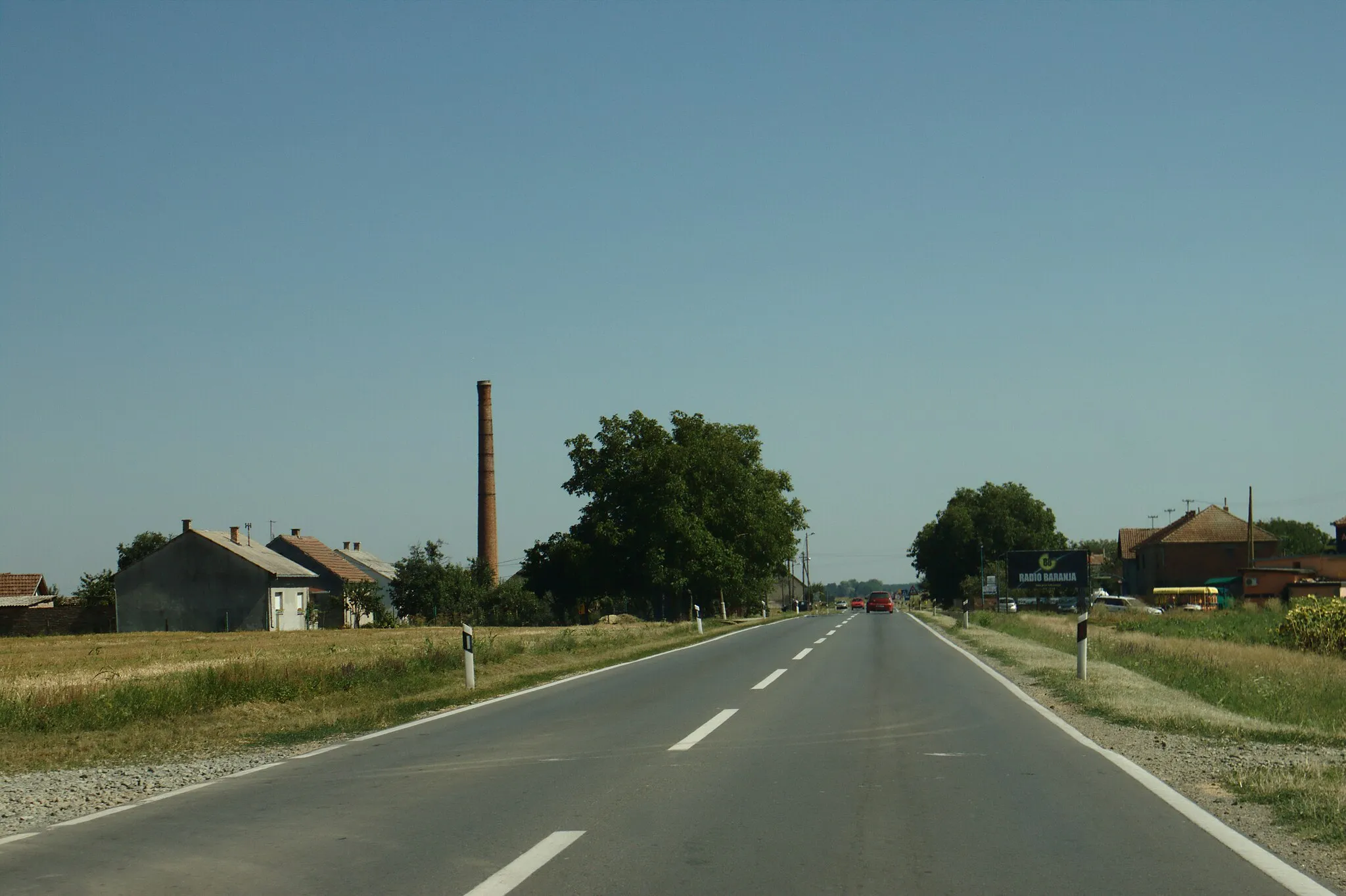 Photo showing: Main road from Osijek to Pécs, here approaching the town of Karanac, Croatia