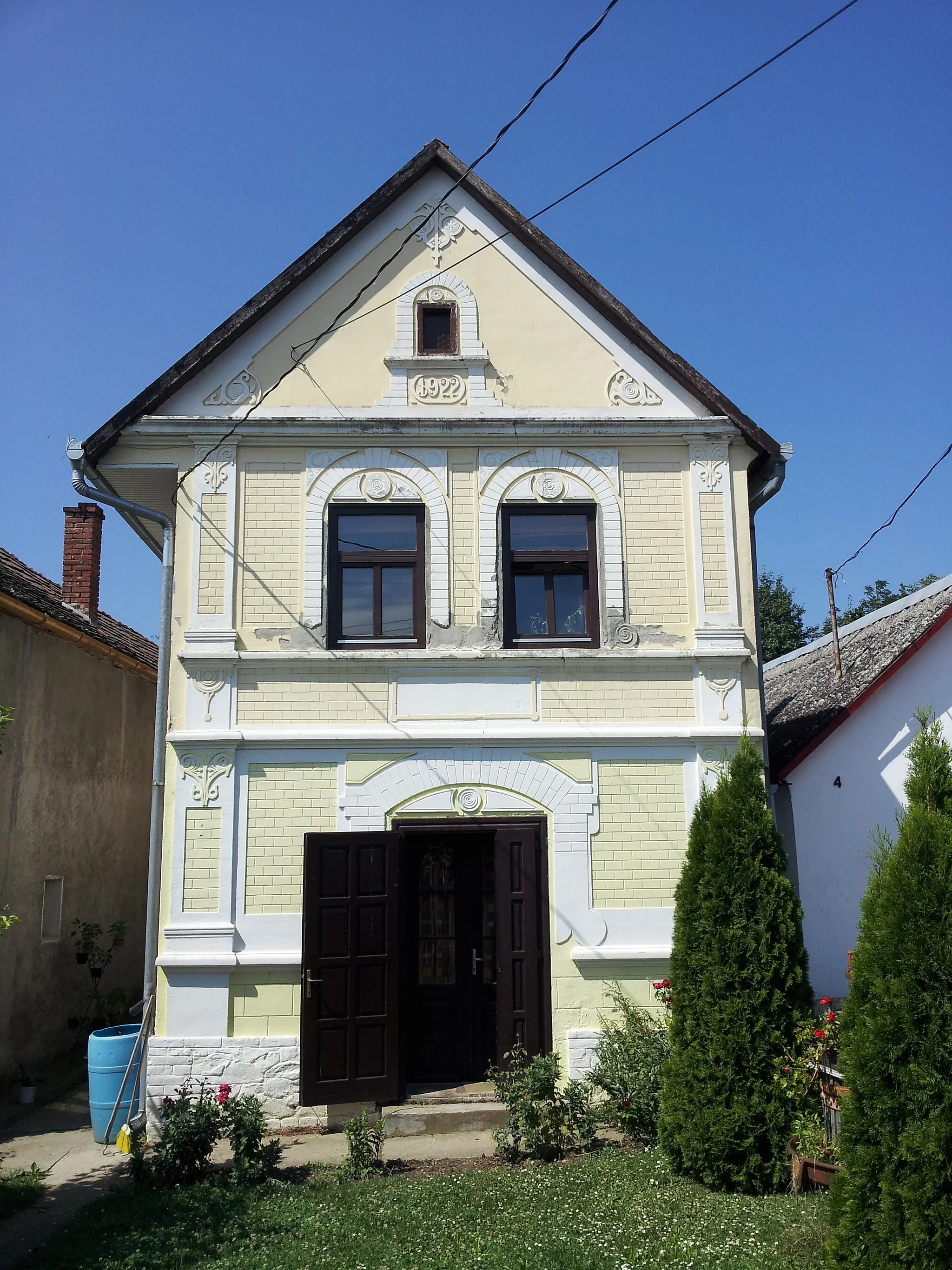 Photo showing: HU Villány Arany János utca 02, Haus gebaut um 1922