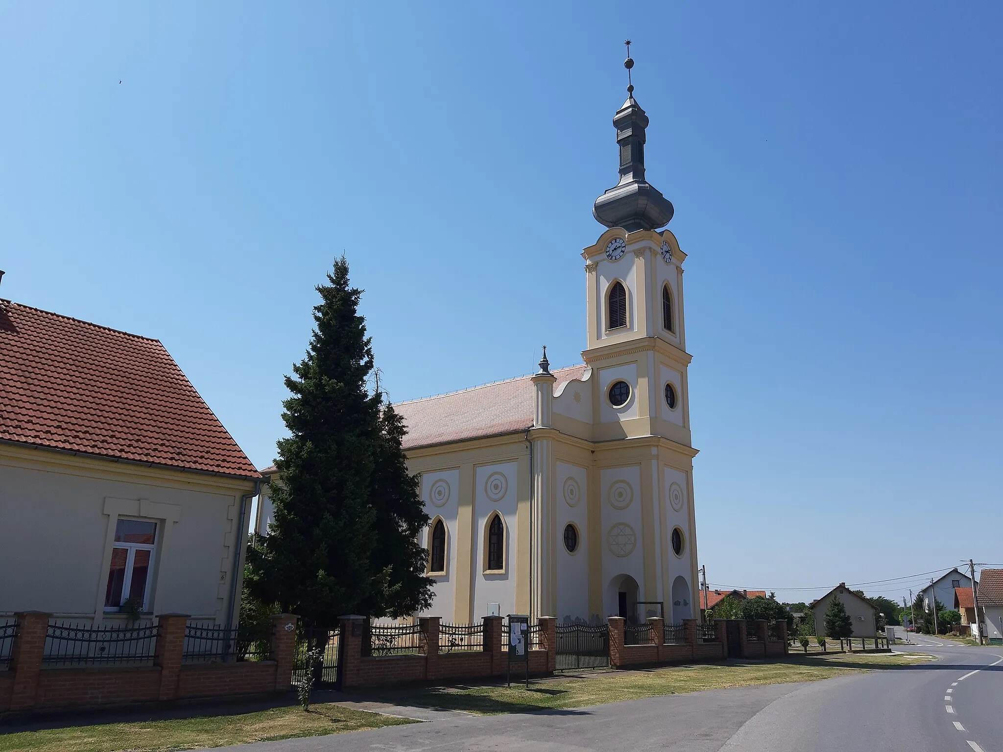 Photo showing: Crkva sv. Ladislava u Laslovu.