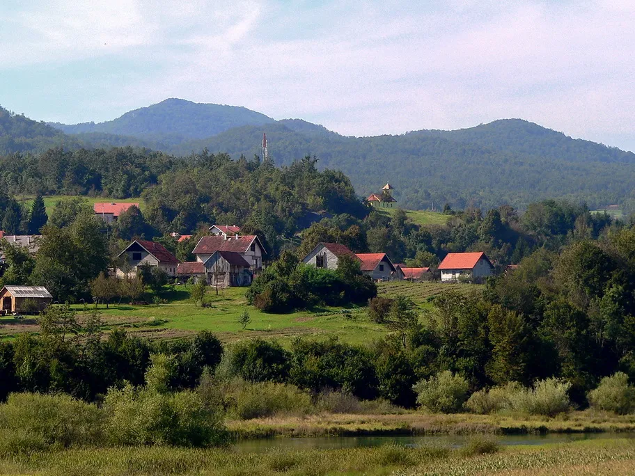 Photo showing: Desmerice, village near Ogulin, Croatia