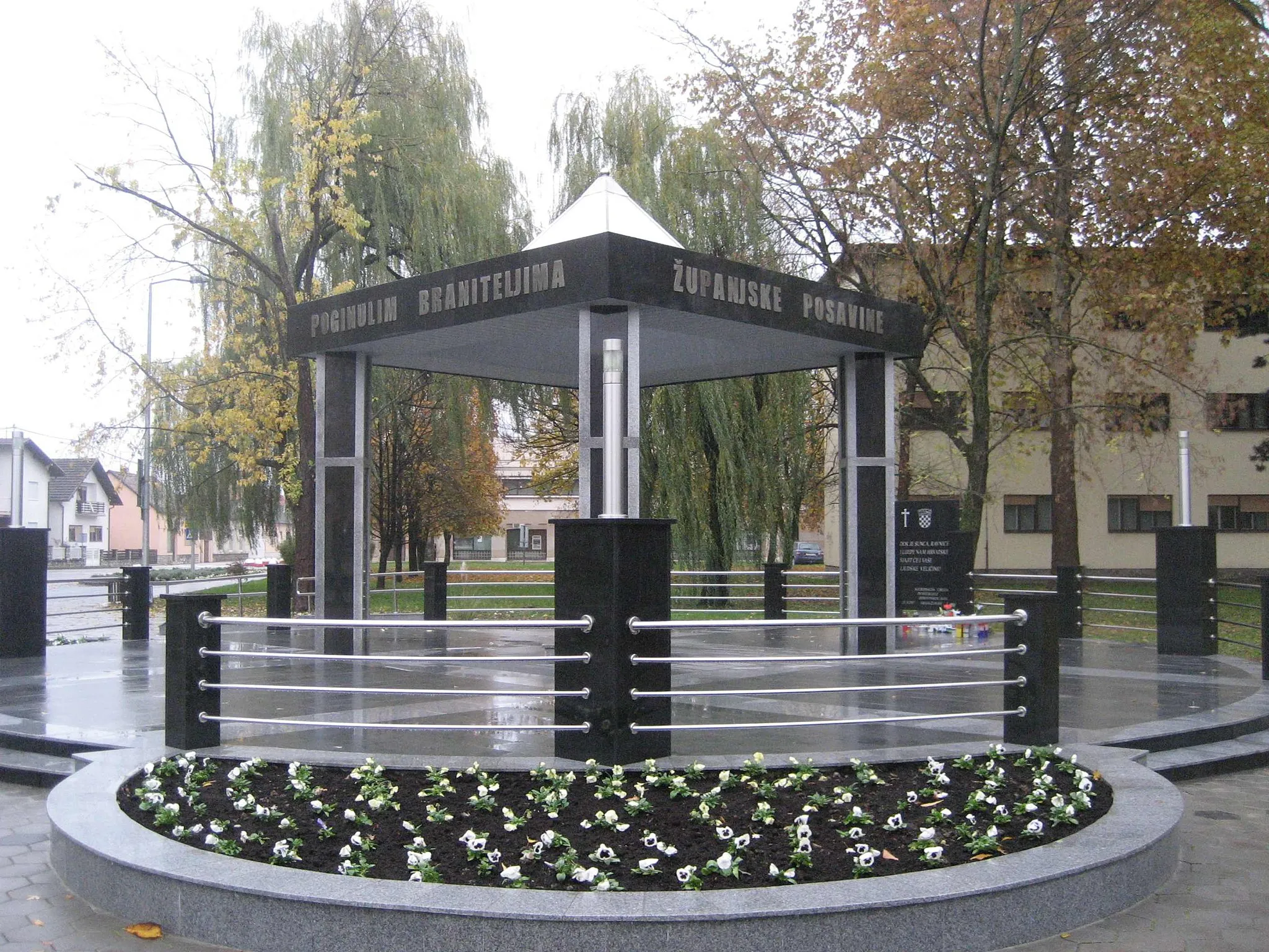 Photo showing: defender´s memorial in Zupanja, Croatia