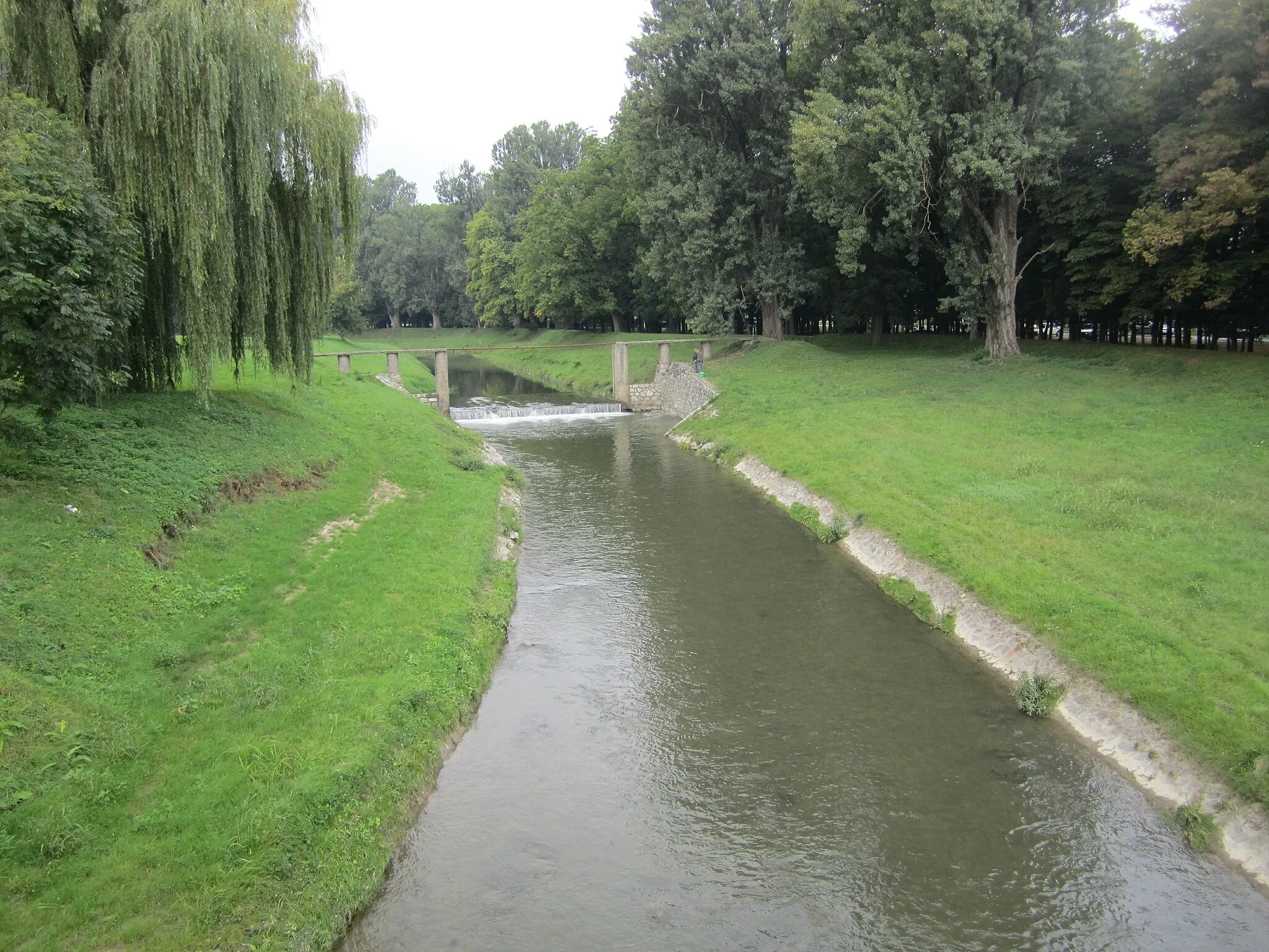 Photo showing: Orljava River in Pozega (Croatia)