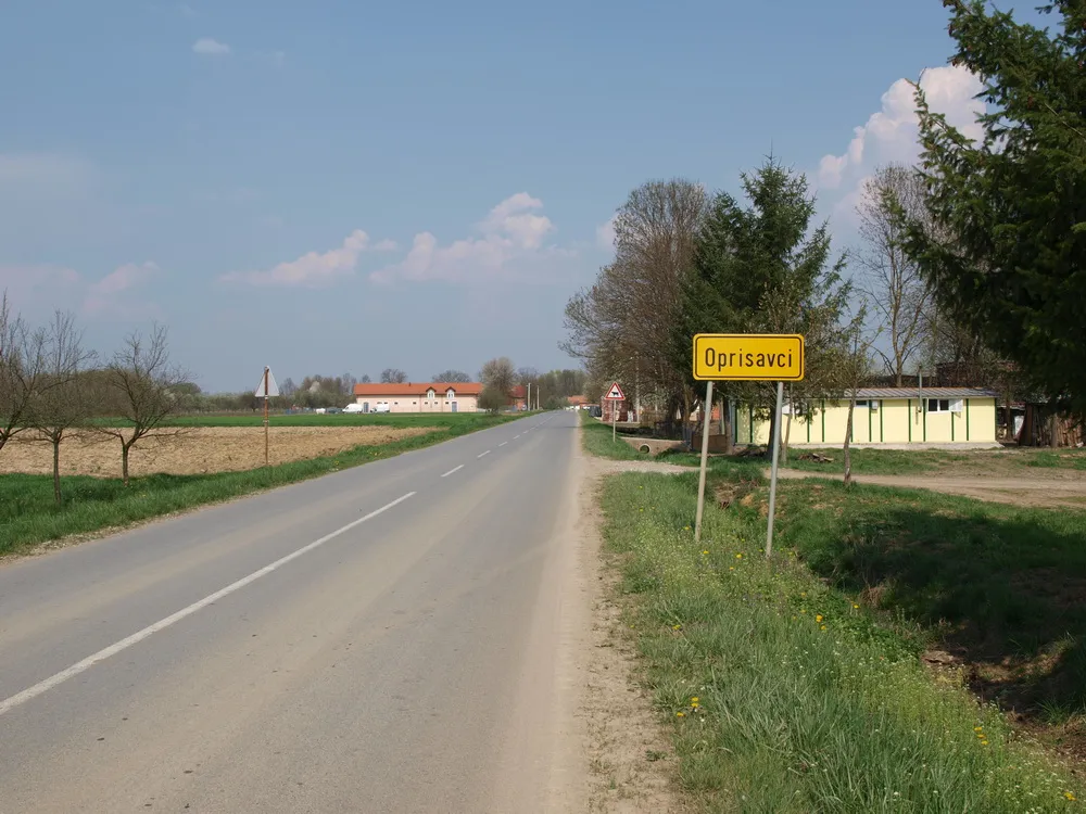 Photo showing: Ulaz u selo Oprisavci, Brodsko-posavska županija.