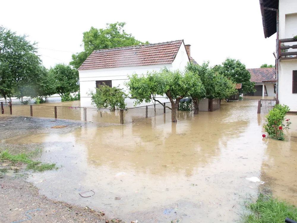 Photo showing: Poplava u naselju Slobodnica.