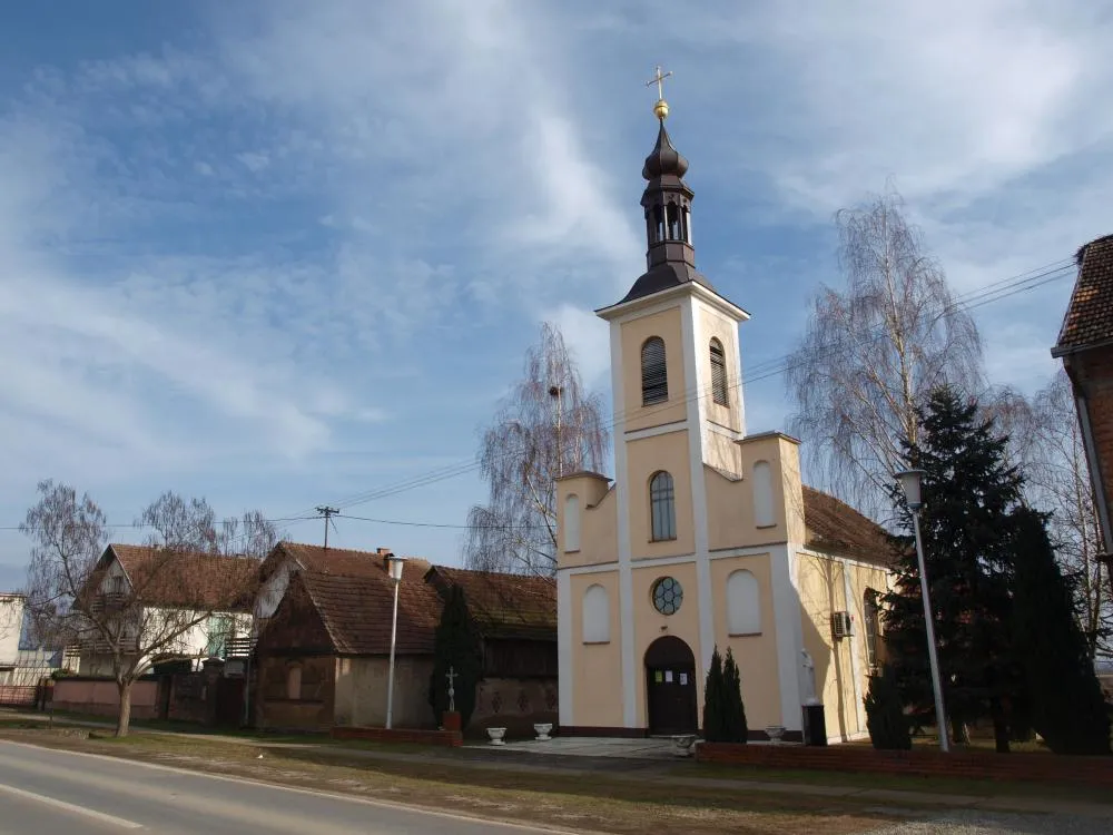 Photo showing: Crkva u Gornjim Andrijevcima, Brodsko-posavska županija.