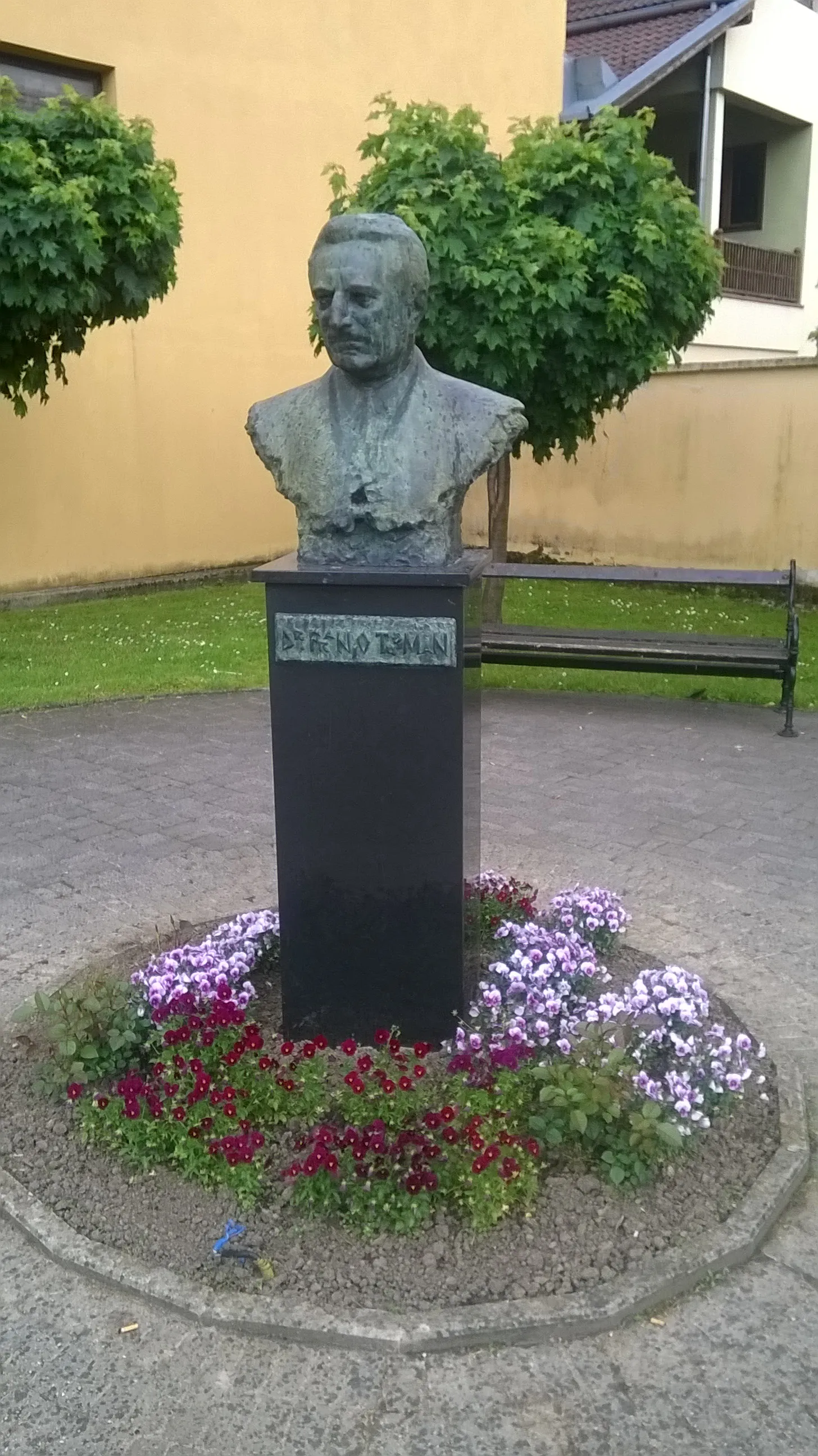 Photo showing: Franju  Tudman Denkmal, Pakrac