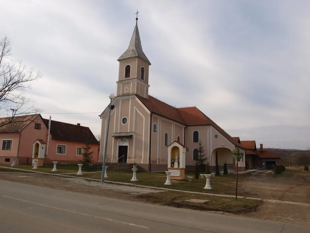 Photo showing: Crkva u Brodskom Stupniku, Brodsko-posavska županija.