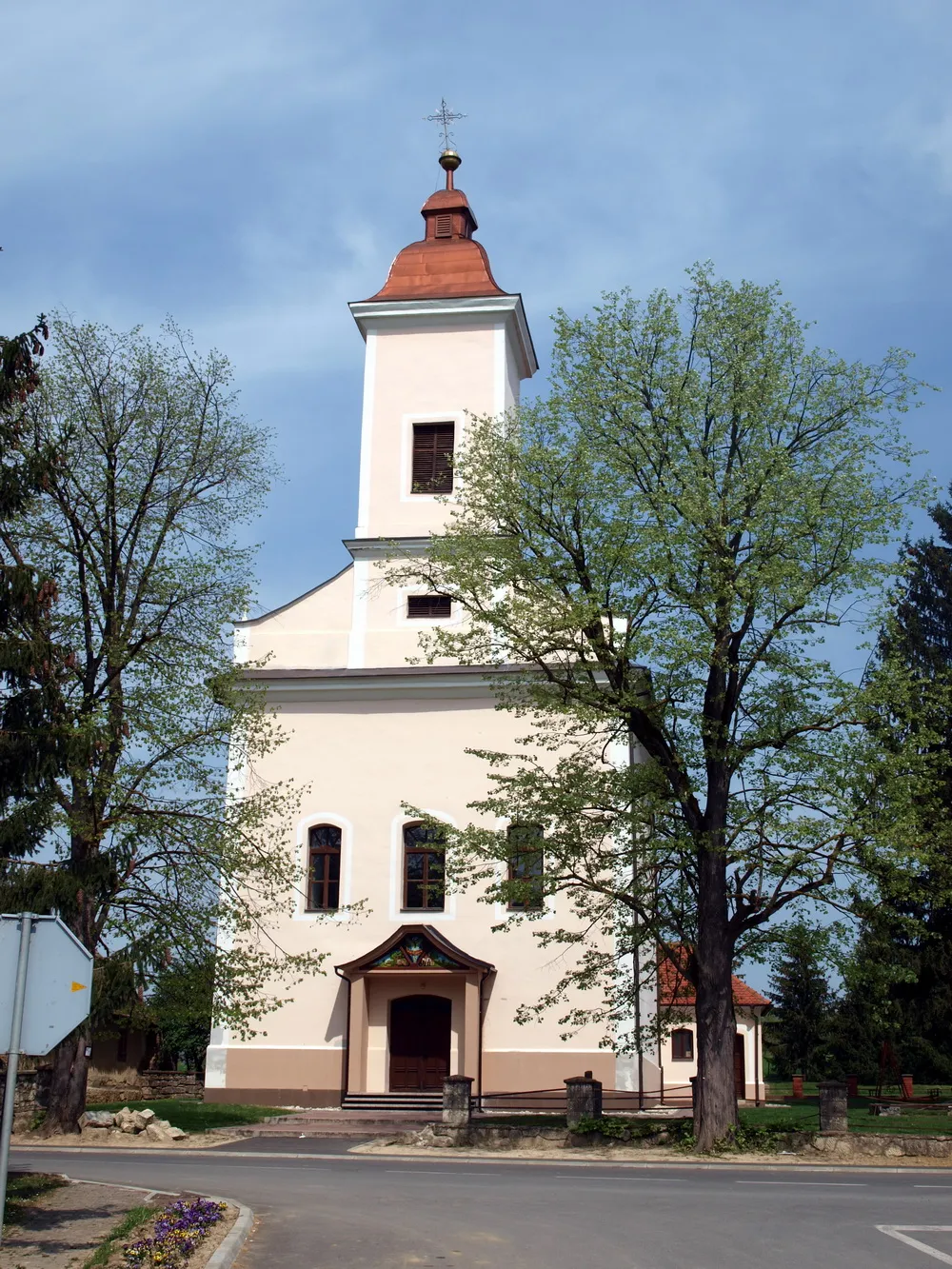Photo showing: Crkva sv. Ivana Apostolskog u Podcrkavlju, Brodsko-posavska županija.