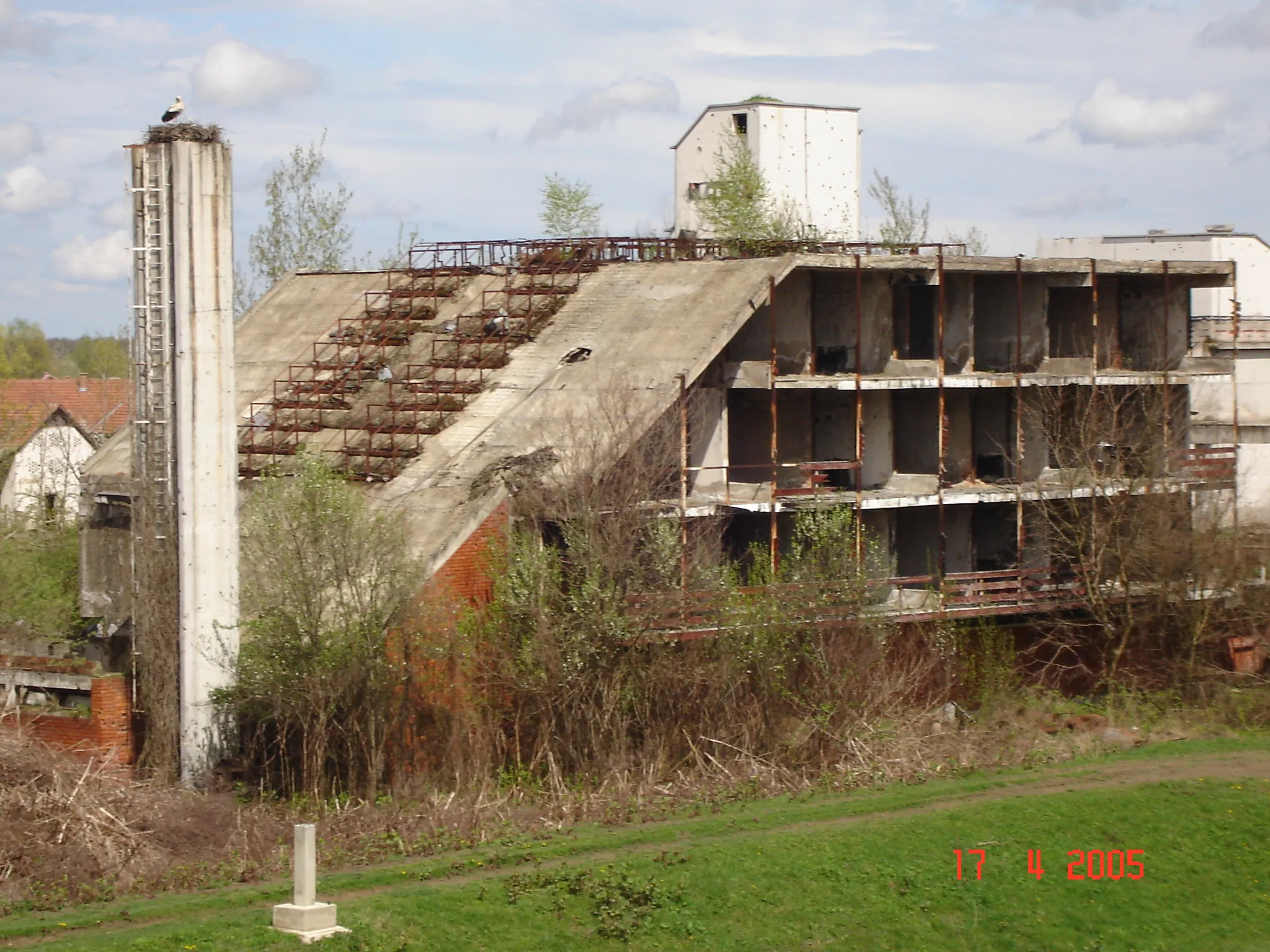 Photo showing: uništeni hotel