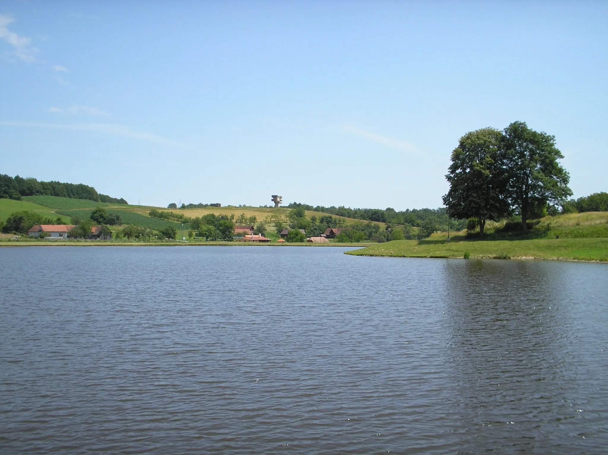 Photo showing: Lake in Podgaric, Croatia