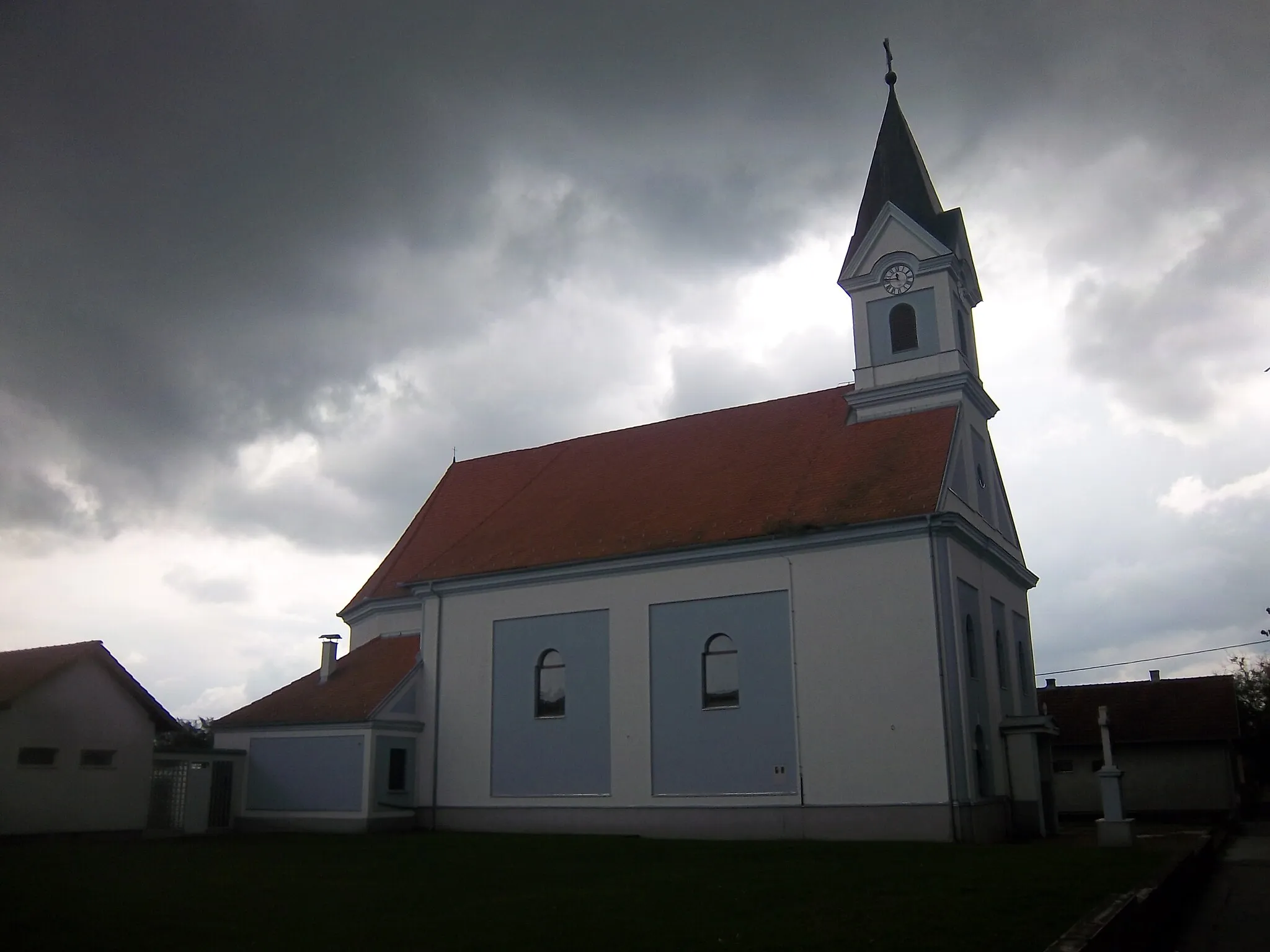Photo showing: Римокатоличка црква у Илачи (Република Хрватска)