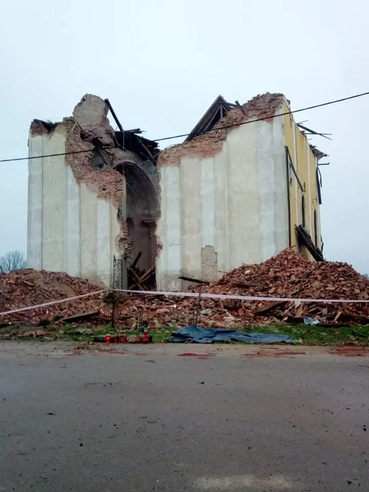 Photo showing: The church in Žažina destroyed in the 2020 earthquake.