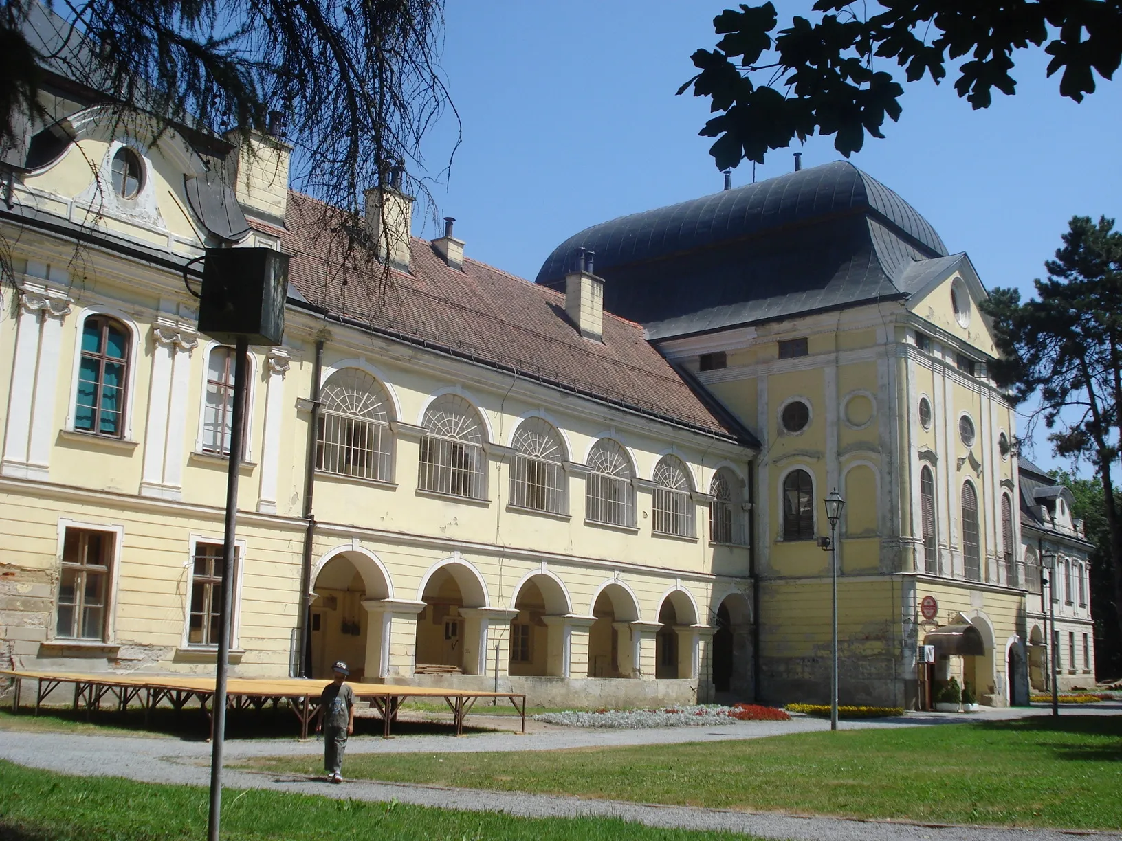 Photo showing: Pejačević castle in Virovitica - southwest view