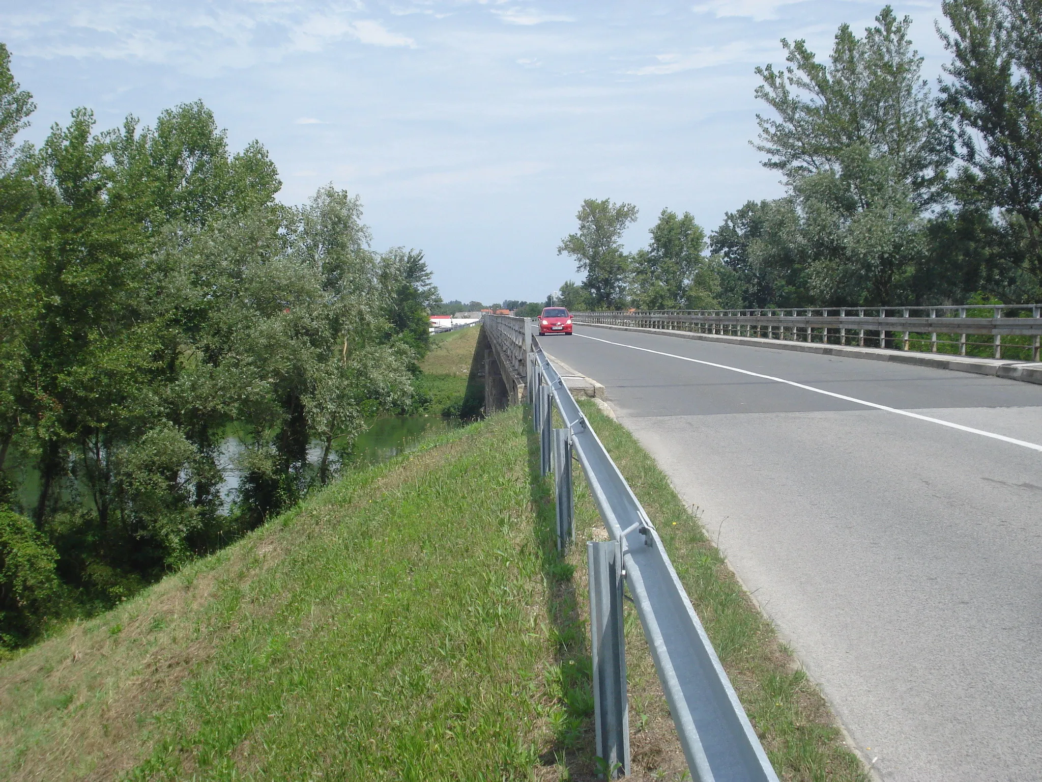 Photo showing: Drava River at Donja Dubrava (Međimurje County, Croatia) - road bridge