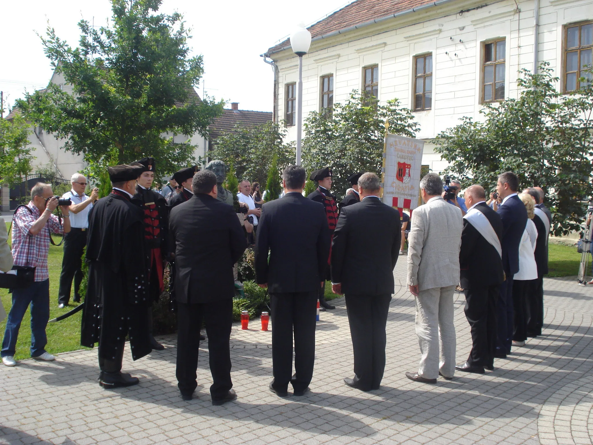 Photo showing: 350th anniversary of the siege of Novi Zrin Castle, Croatia, in 1664 by the Ottoman Turks, and the death of Nikola VII Zrinski, Ban (Viceroy) of Croatia - commemoration in Donja Dubrava on July 5th, 2014.