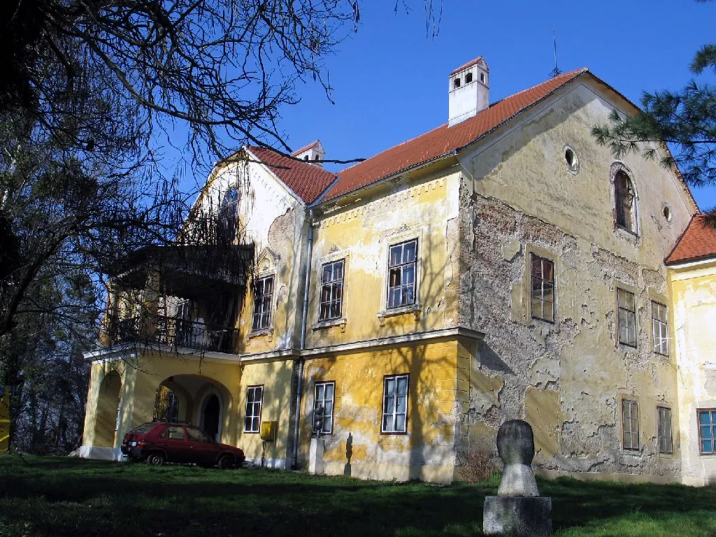 Photo showing: Jakovlje palace