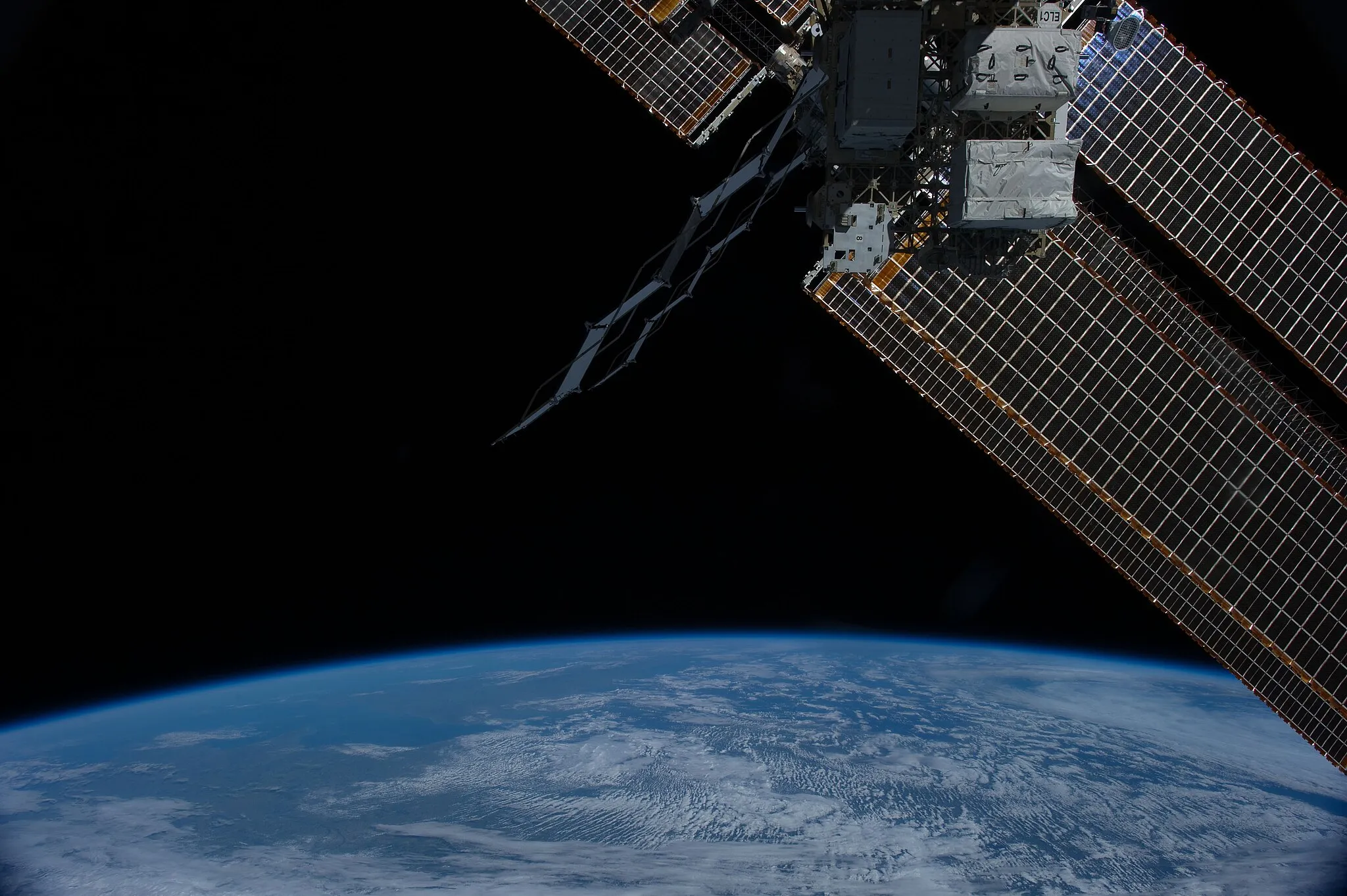 Photo showing: View of Earth taken during ISS Expedition 31.