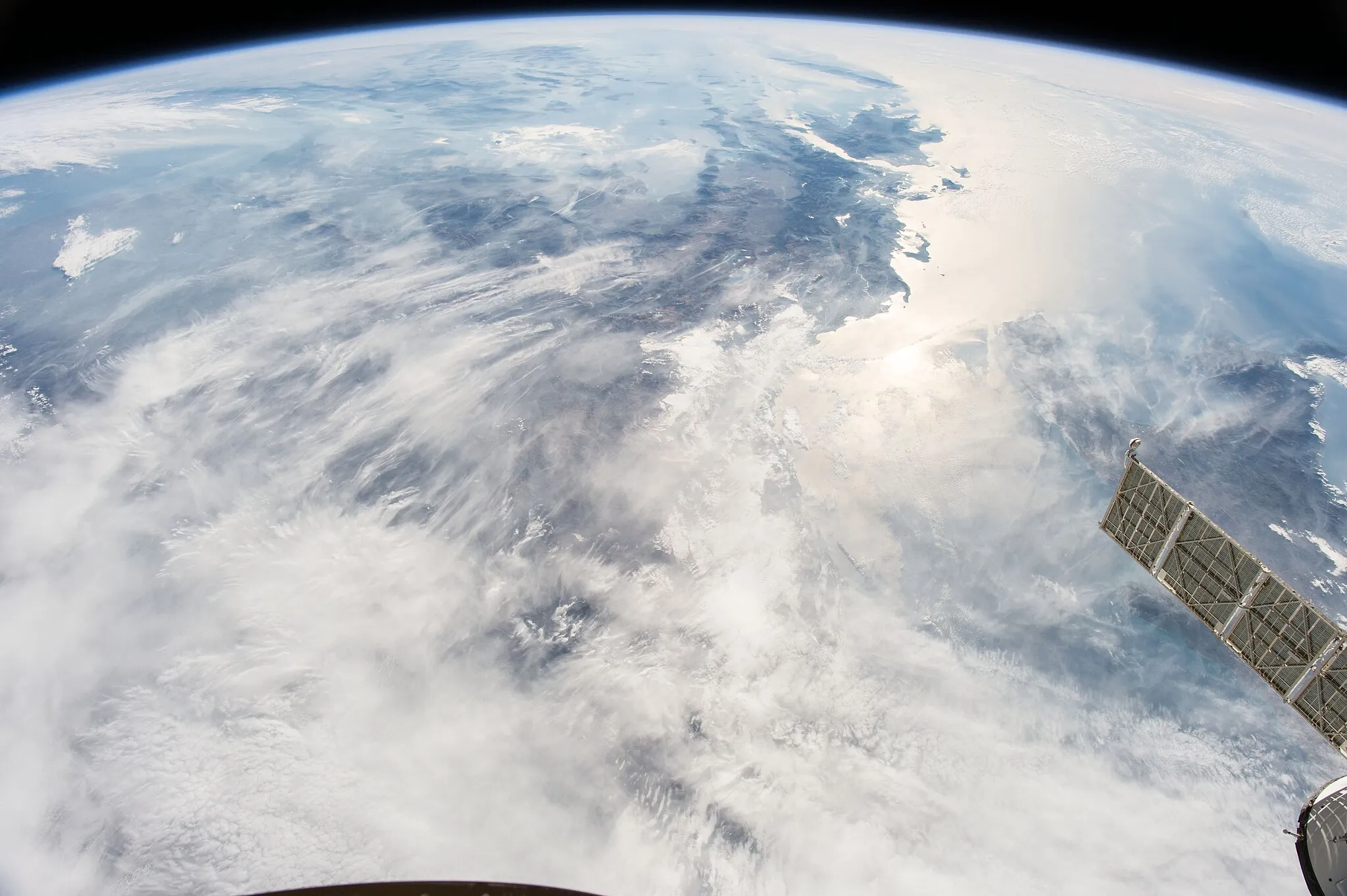 Photo showing: View of Earth taken during ISS Expedition 53.